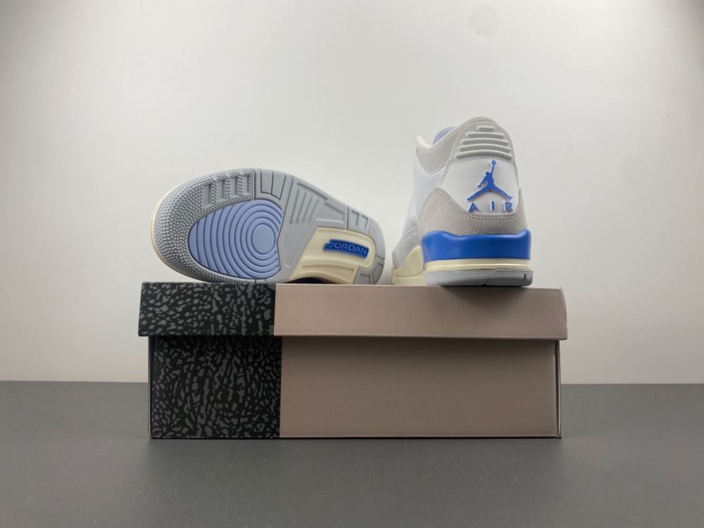 Air Jordan 3 “Lucky Shorts” UNC CT8532-101