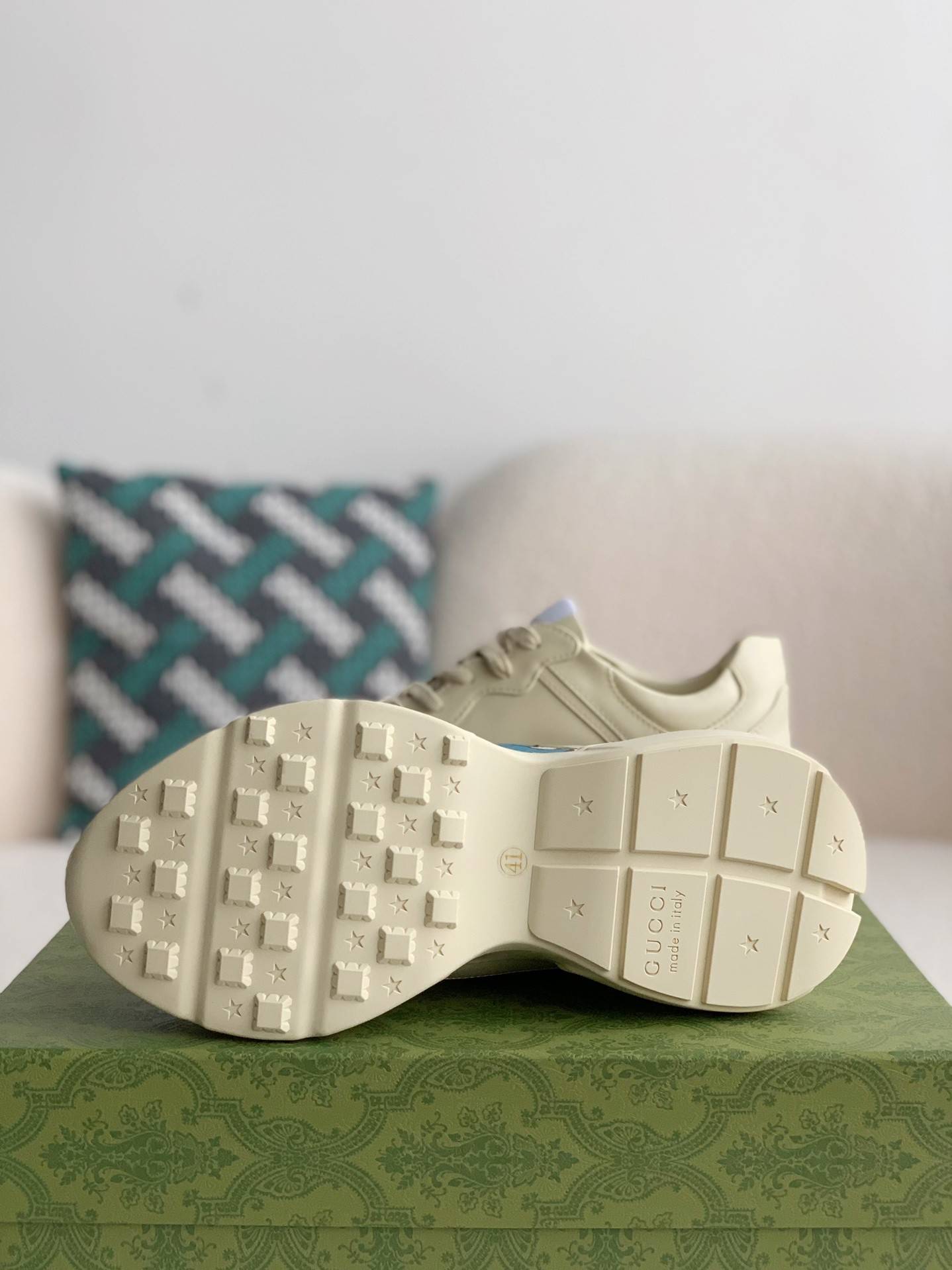 GU*IRetro Clunky Sneaker