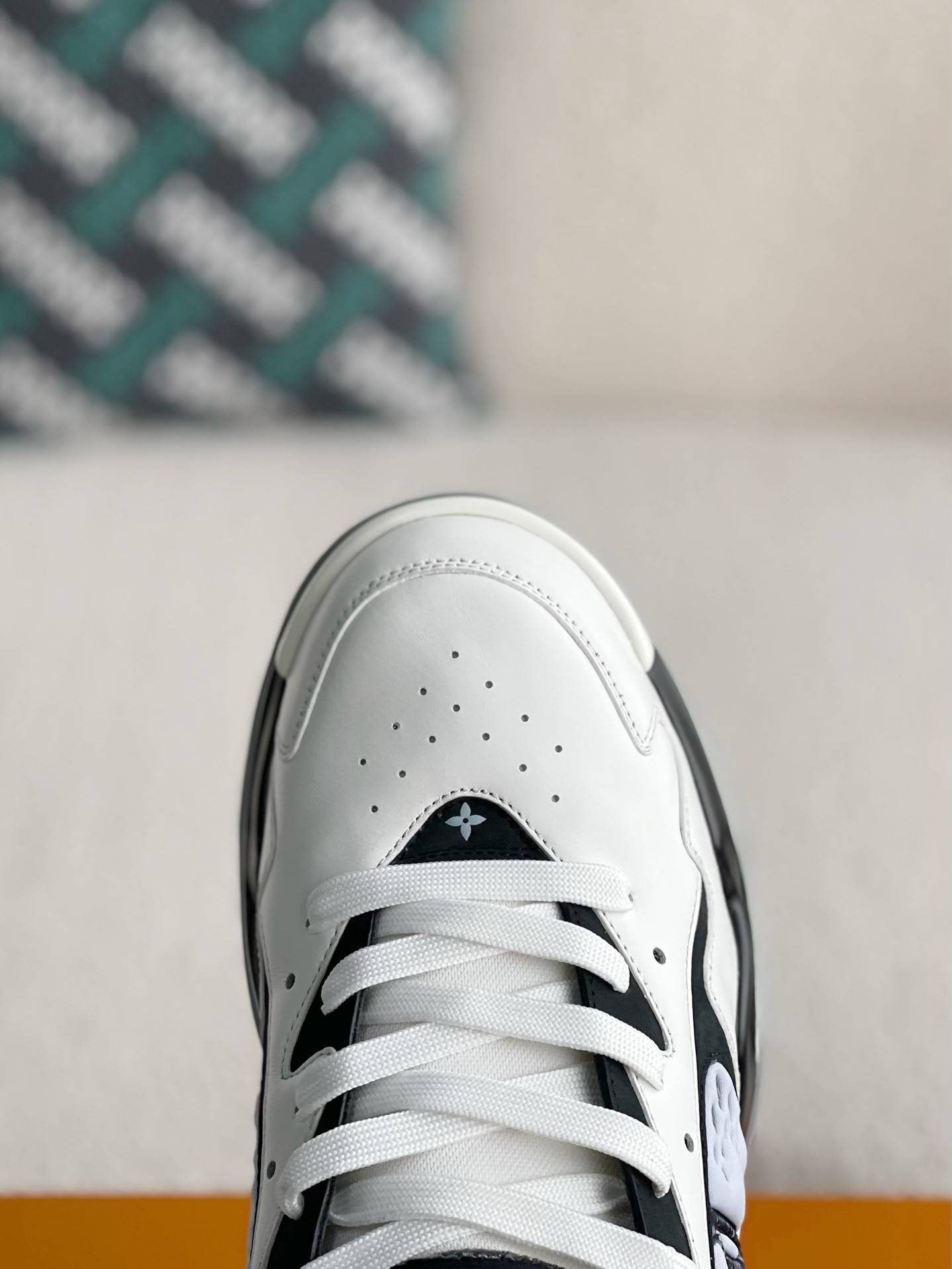 L*V Trainer Adjustable Mode Paste Sports Casual Shoes