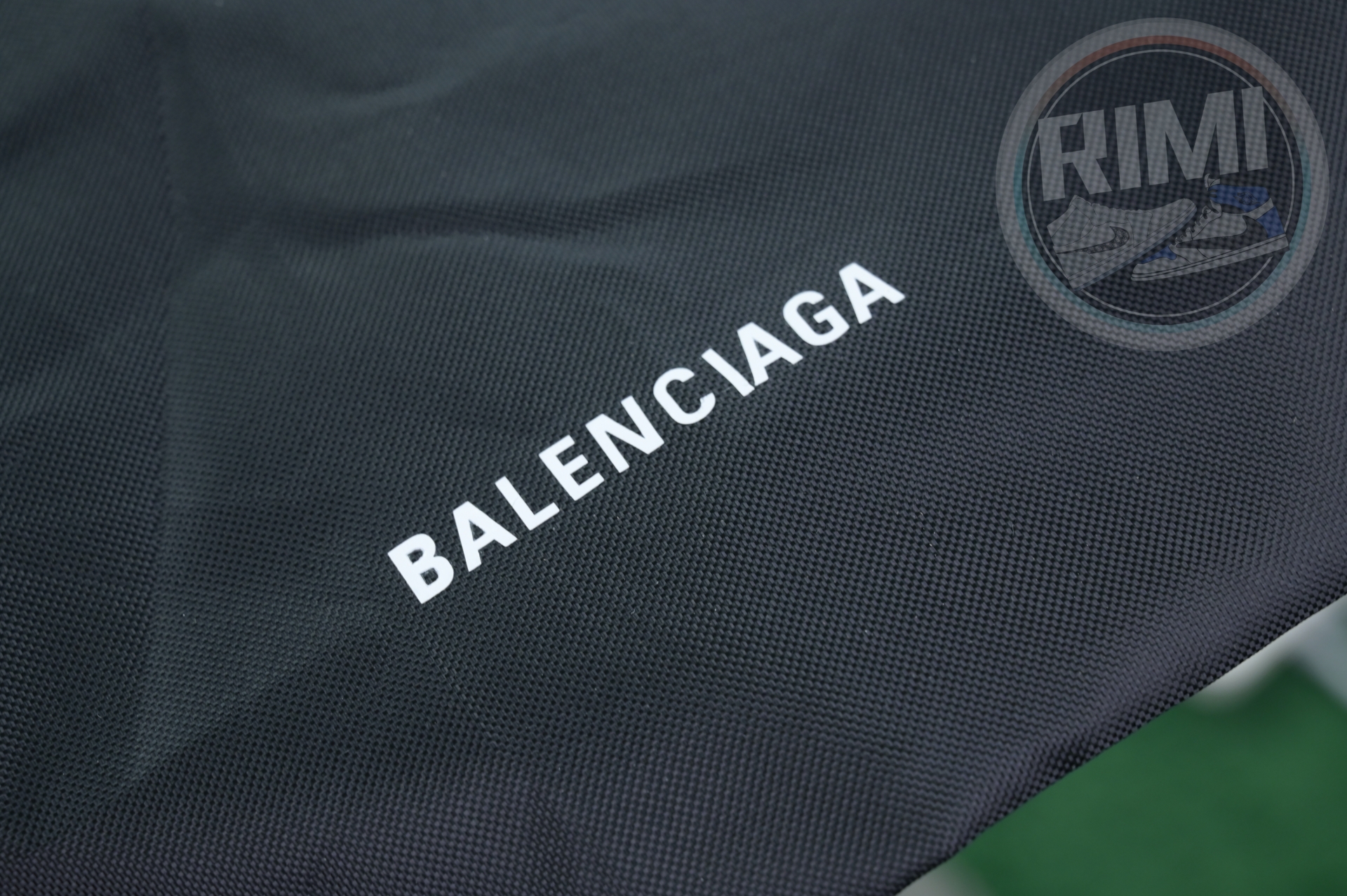 Balenciaga all sizes still in stock! Please contact customer service on iMessage/WhatsApp to purchase! BLGA 3XL