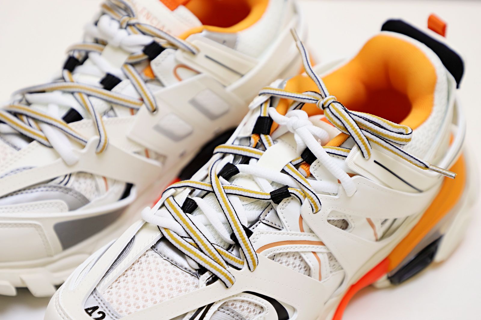 Balenciaga TRACK TRAINER WHITE ORANGE