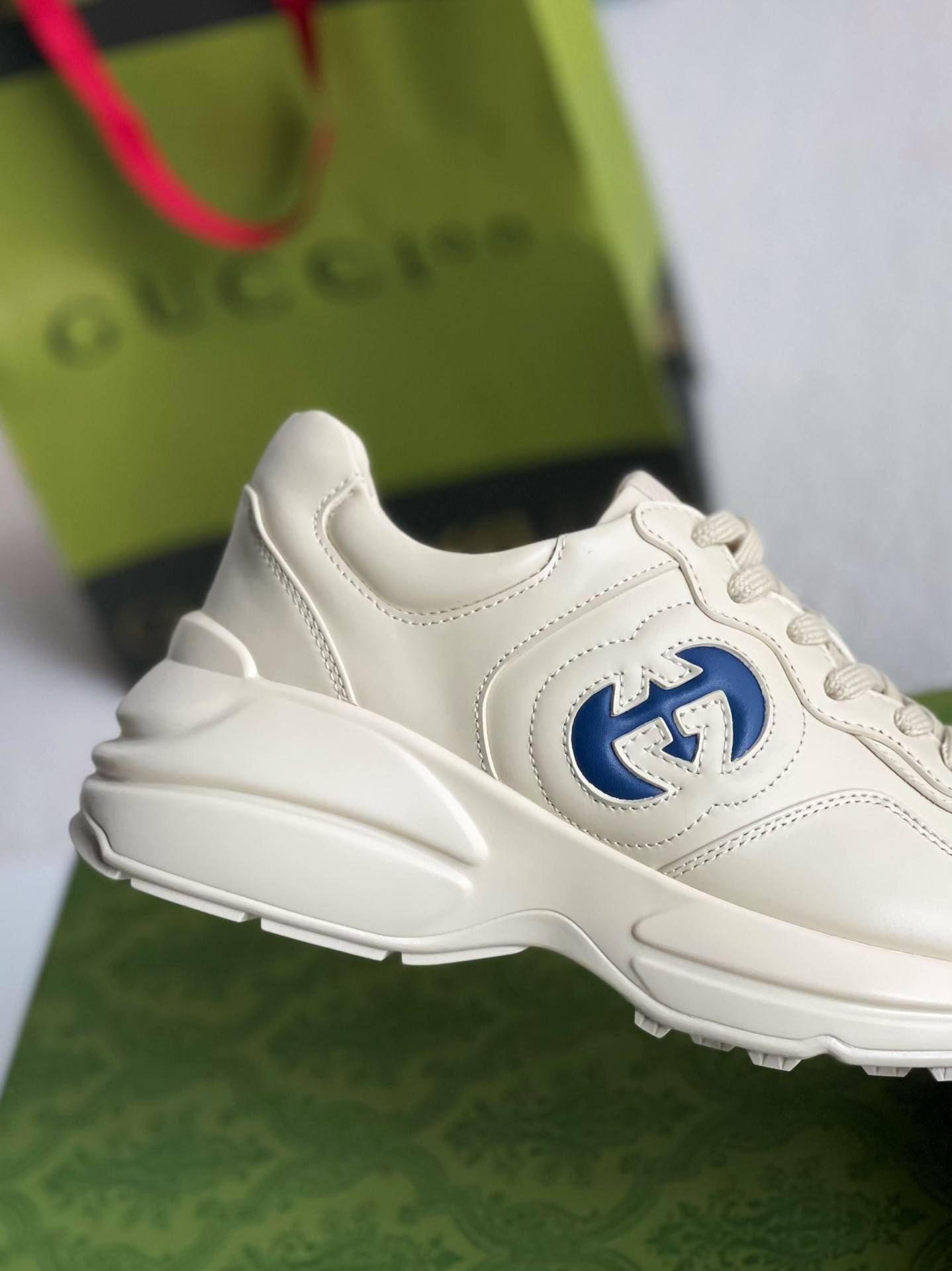 GU*IRetro Clunky Sneaker
