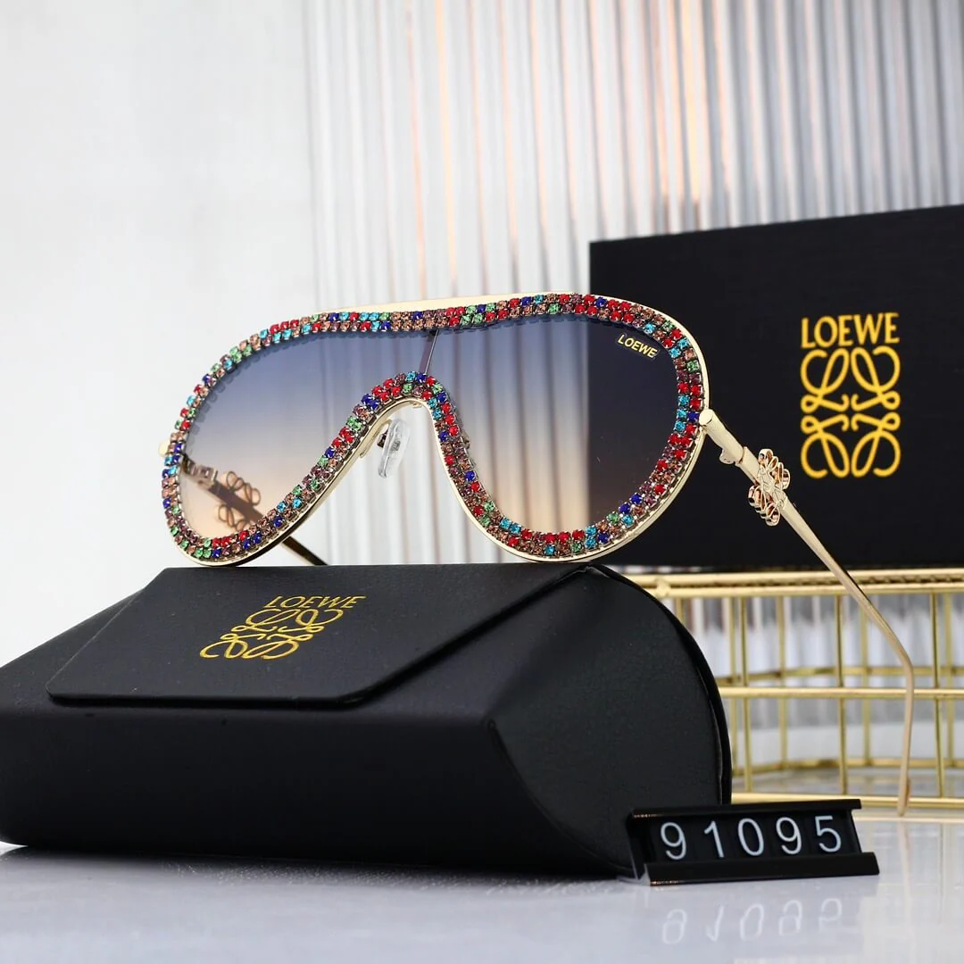 fashionable Di*m*nd shield sunglasses