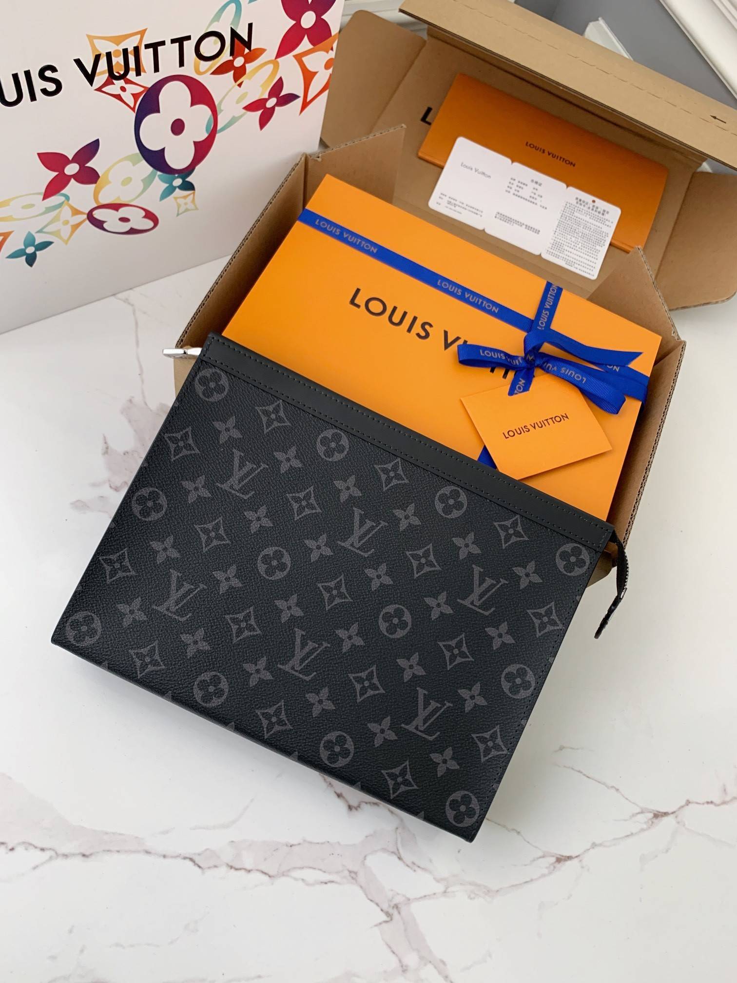 L*V Men''s POCHETTE VOYAGE Black Flower Handbag M61692, 27 * 21 * 6cm