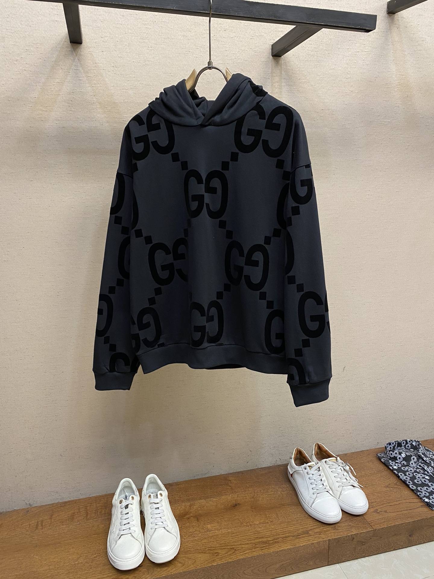 G*u*i men''s and women''s hoodies