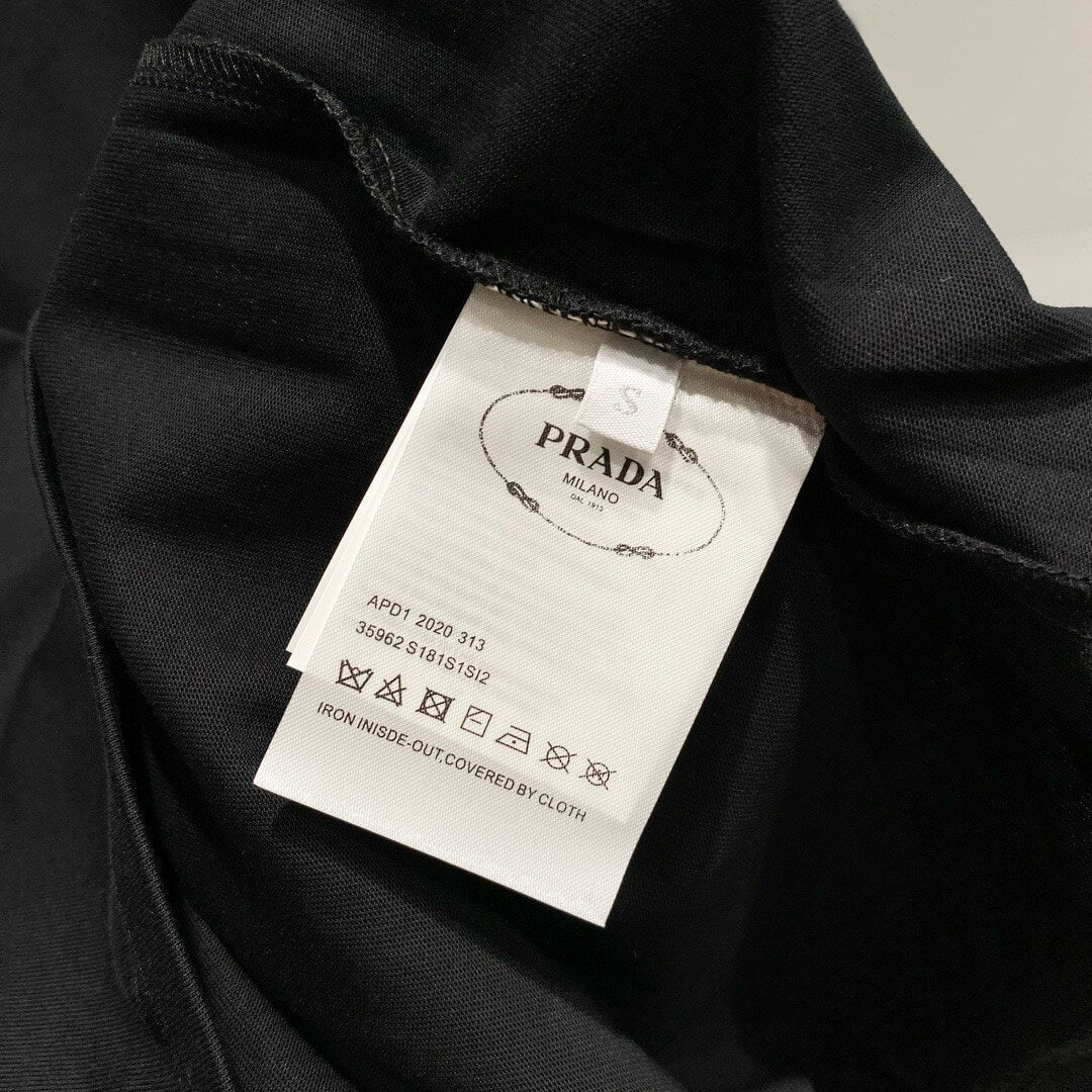 Green Pattern Embroidery T Shirt