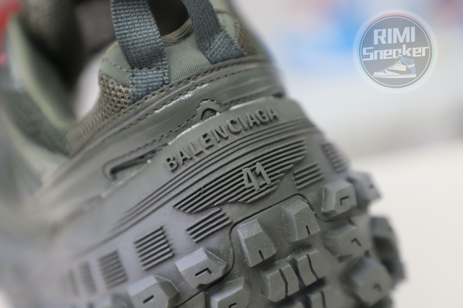 Balenciaga  BLGA  Defender