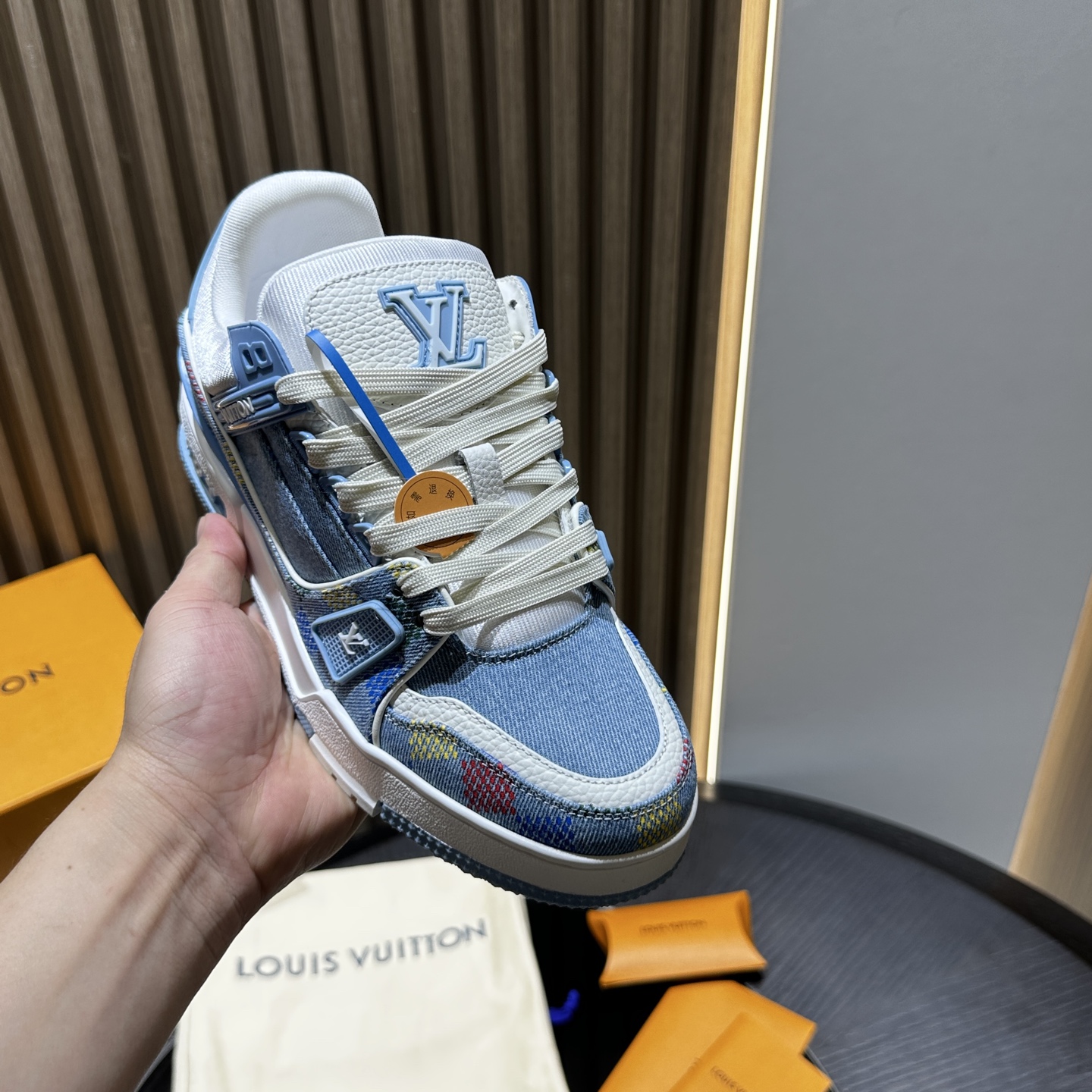 L*V TRAINER Sneakers 1AHCYB