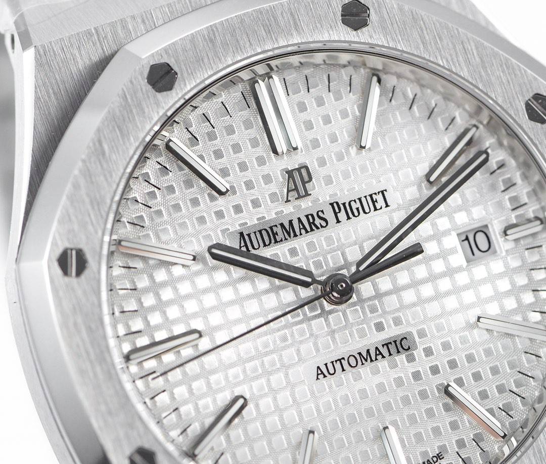 Audemars Piguet Royal Oak 15400 Series Men