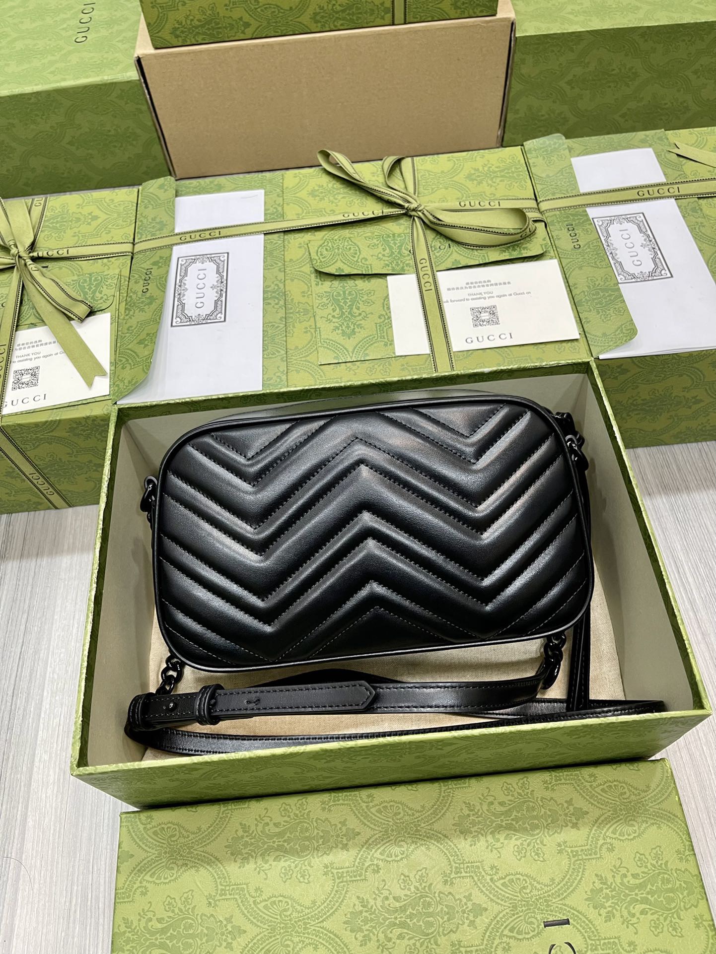 G*u*i marmont series model number: 447632 size: 24*13*7cm