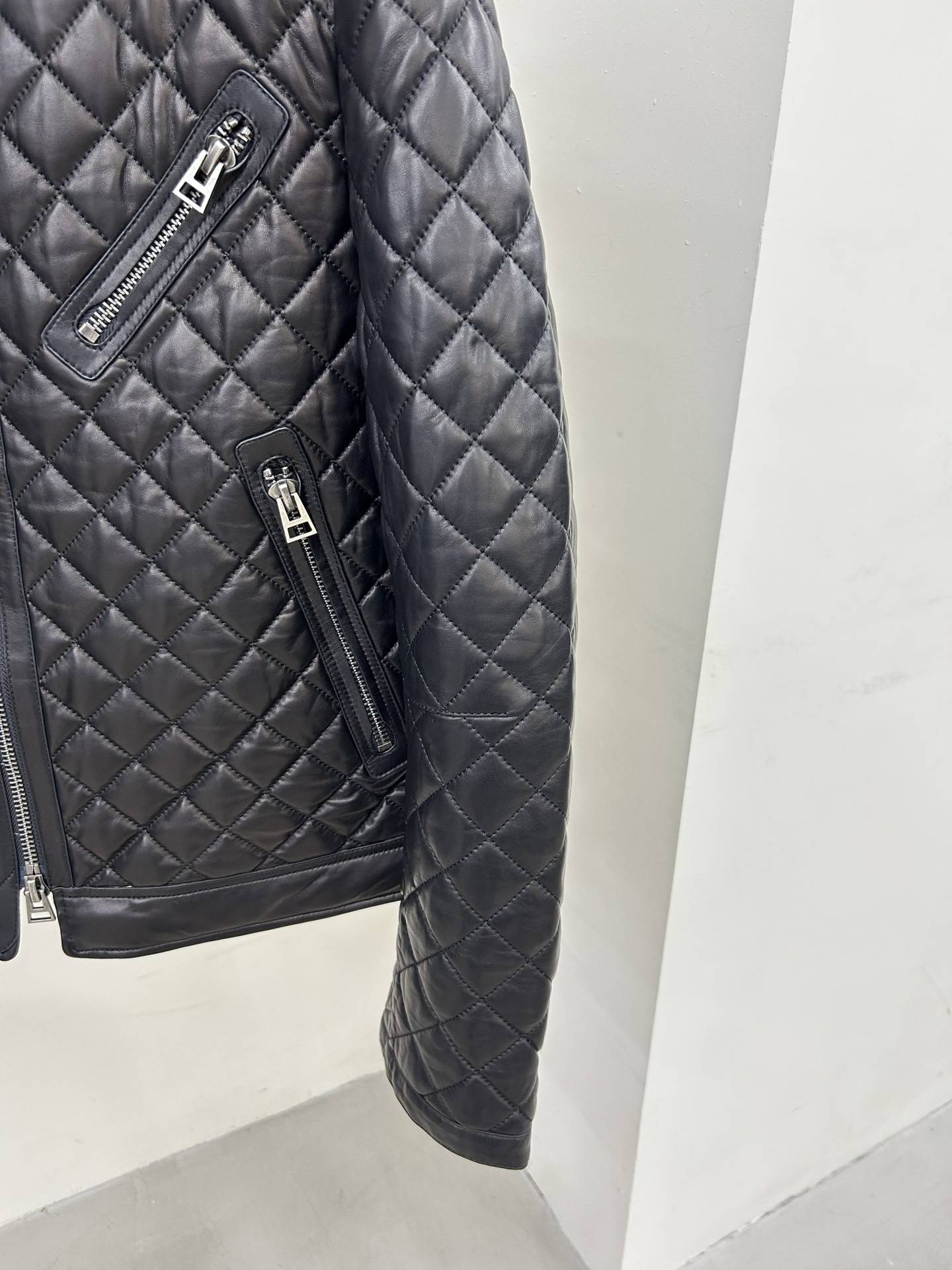 Tom Ford 23 catwalk style slim stand collar leather jacket