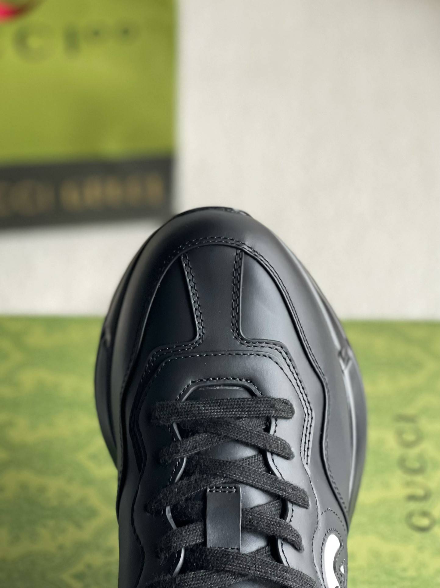 GU*IRetro Clunky Sneaker