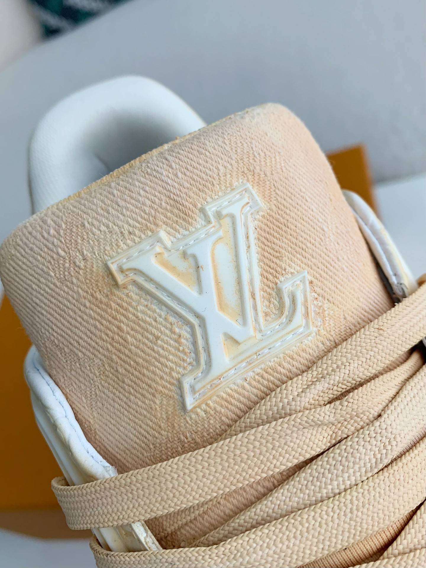 L*V TRAINER SNEAKERS