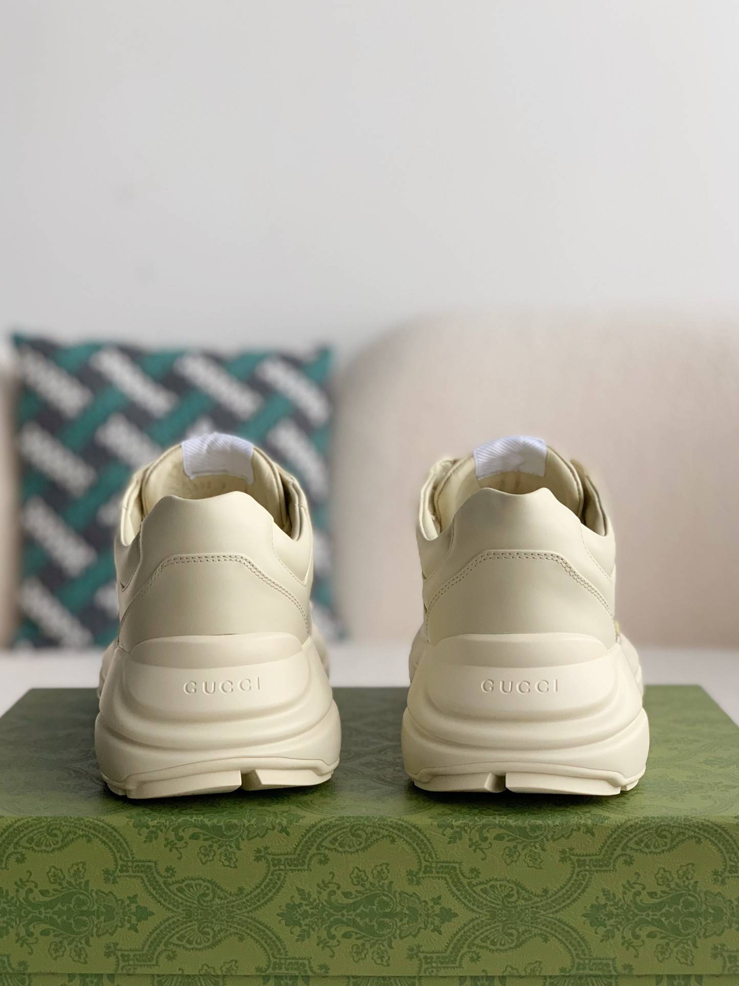 GU*IRetro Clunky Sneaker