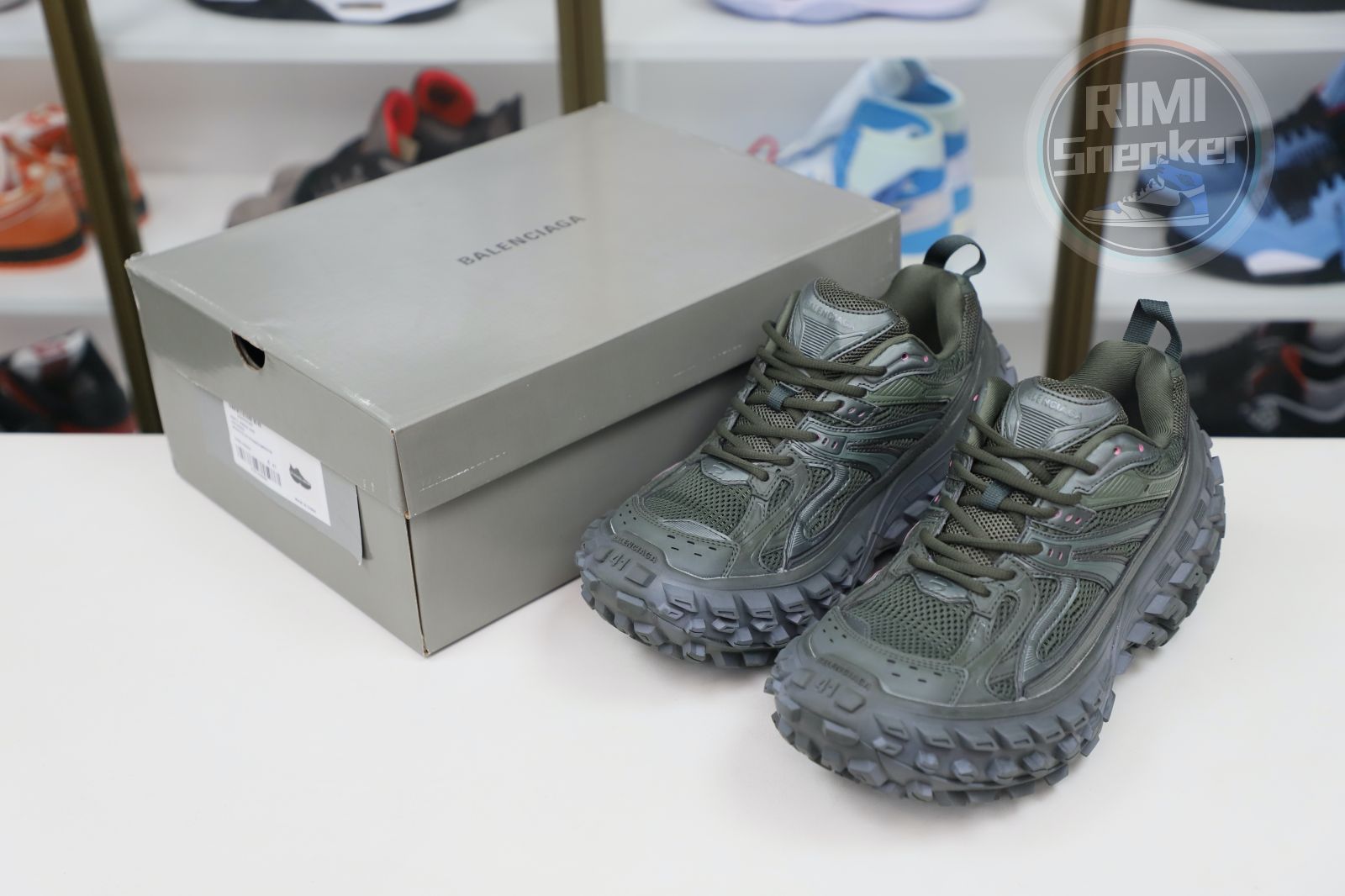 Balenciaga  BLGA  Defender