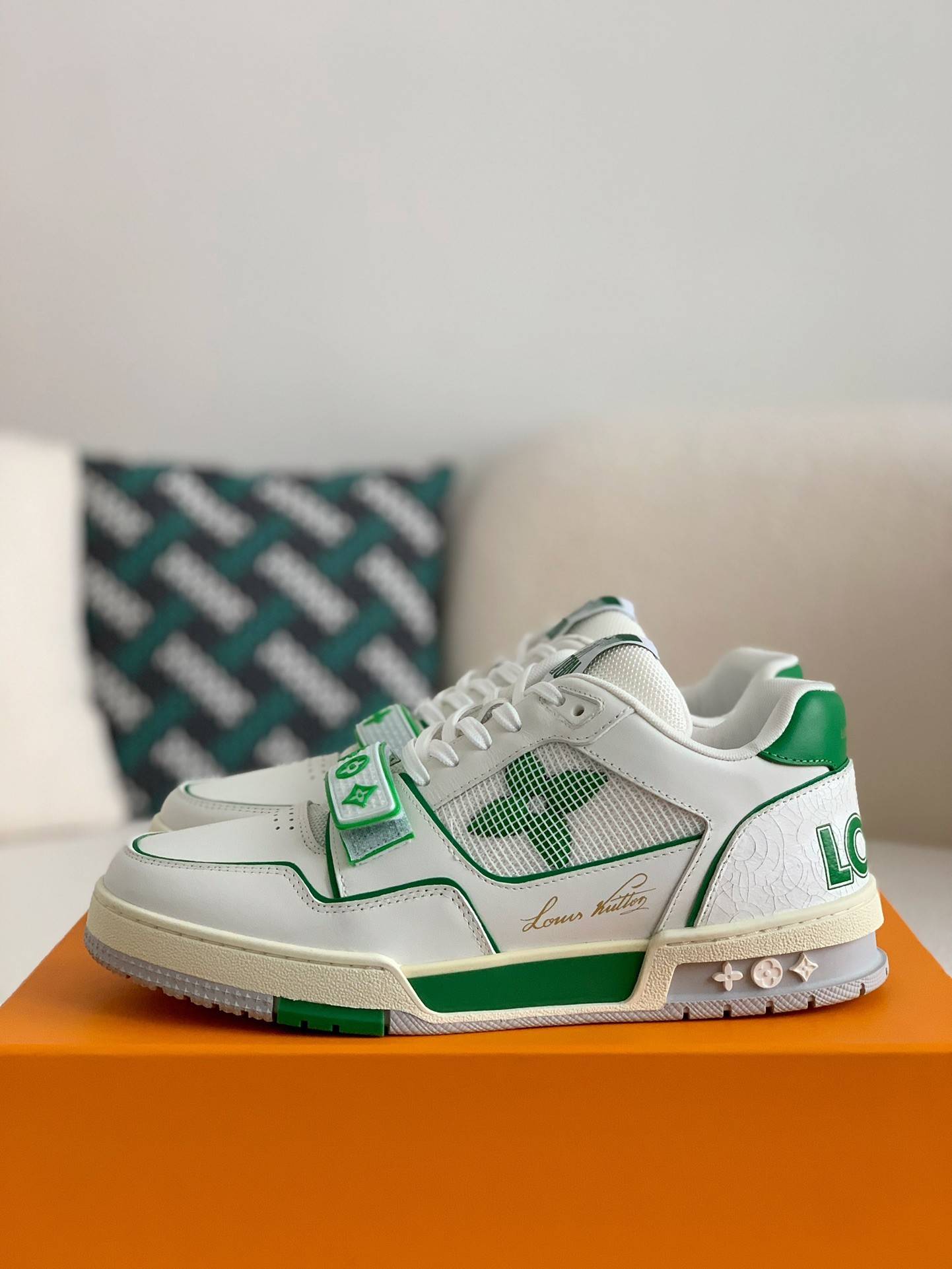 L*V TRAINER 1A98UX Sneakers Fall/Winter