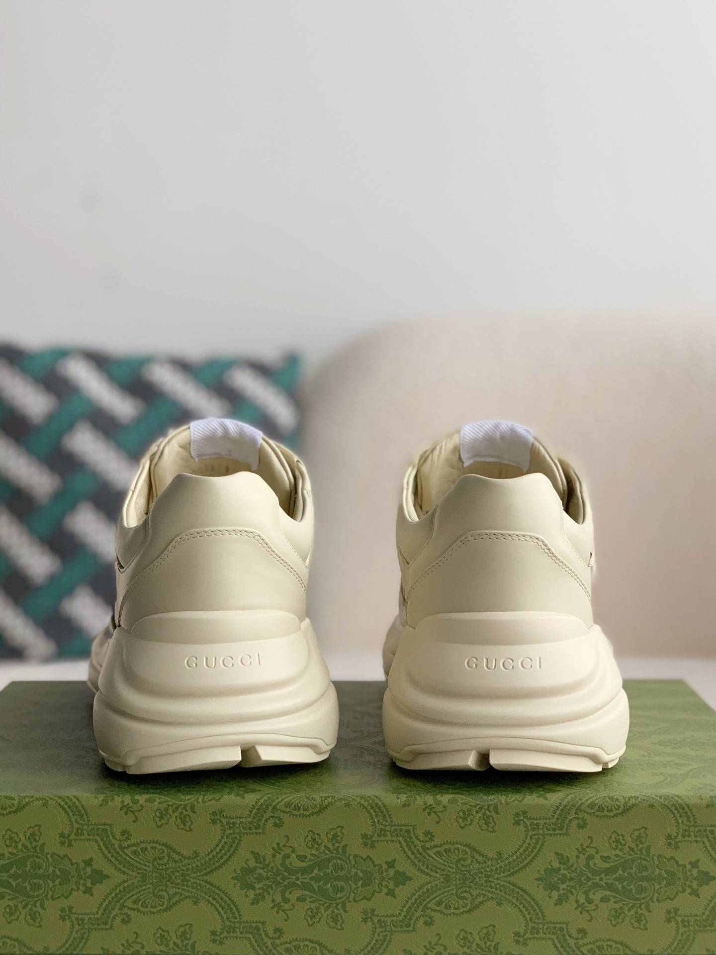 GU*IRetro Clunky Sneaker