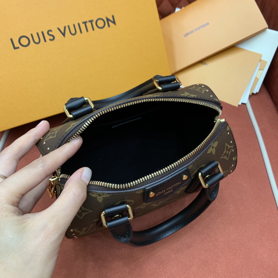 L*V 20 speedy trunk M13146