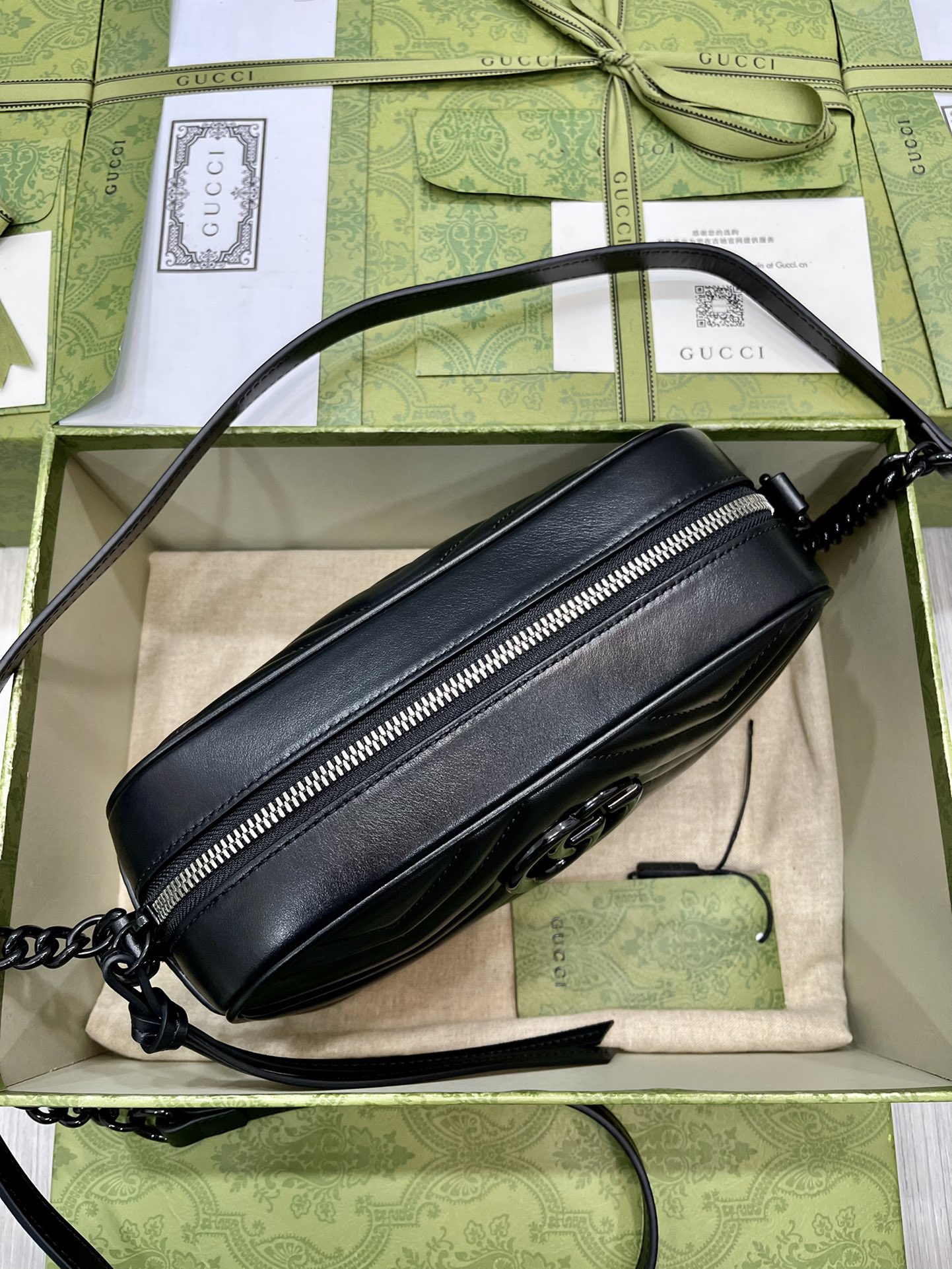 G*u*i marmont series model number: 447632 size: 24*13*7cm