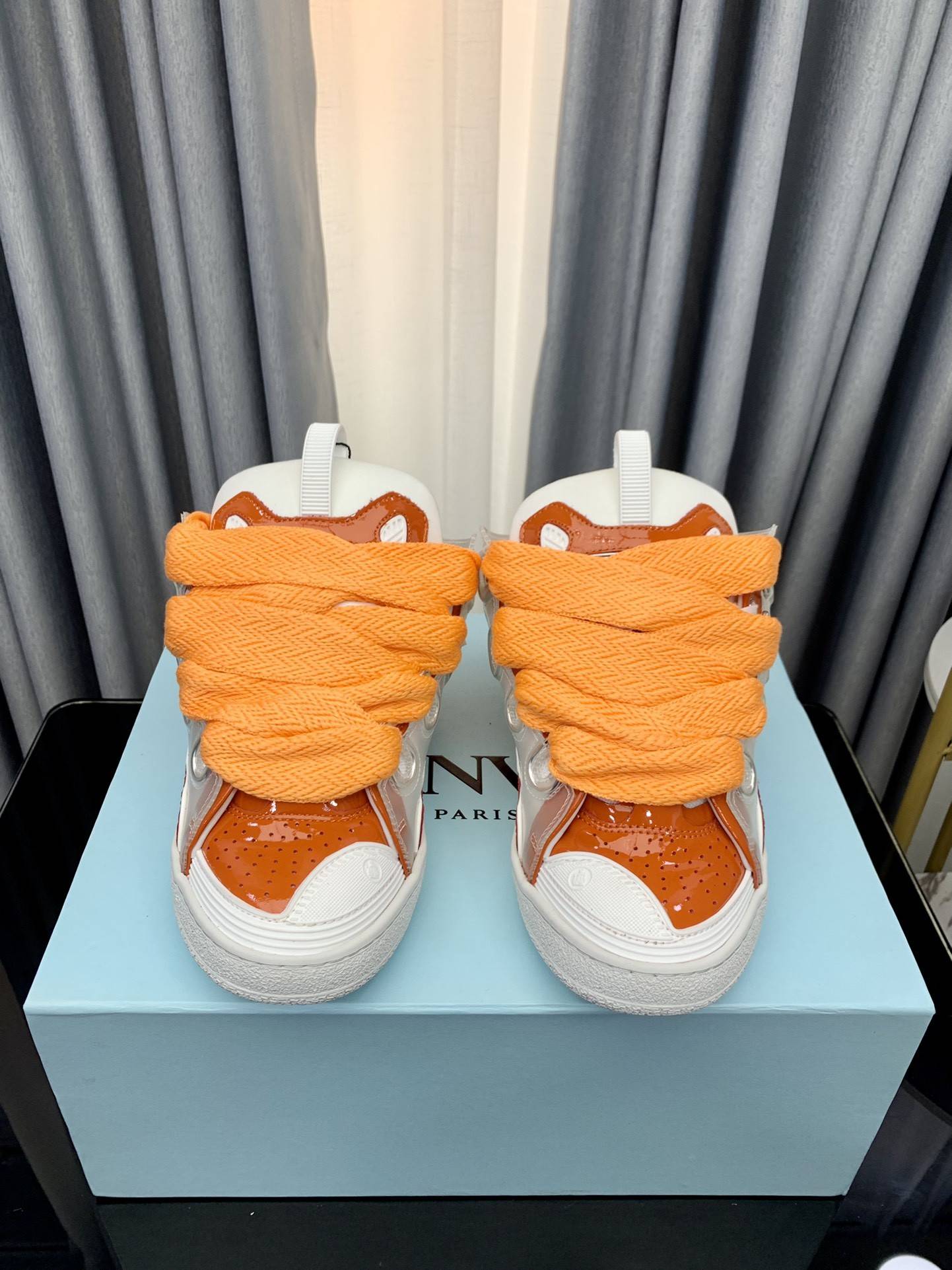 LA*N Sneaker