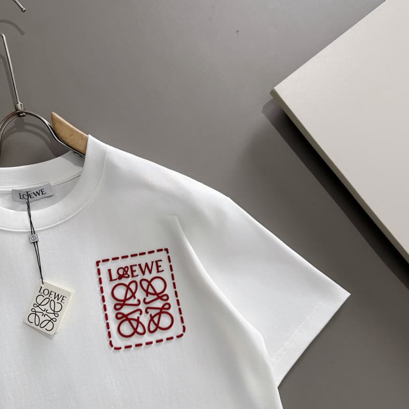 3D Minimalist Design T-Shirt