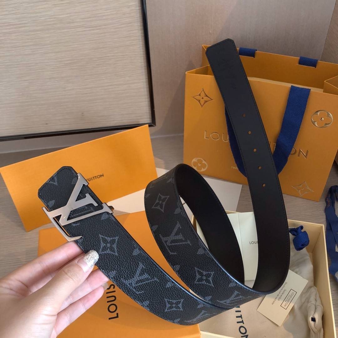 Louis Vuitton LV men''s belt INITIALES