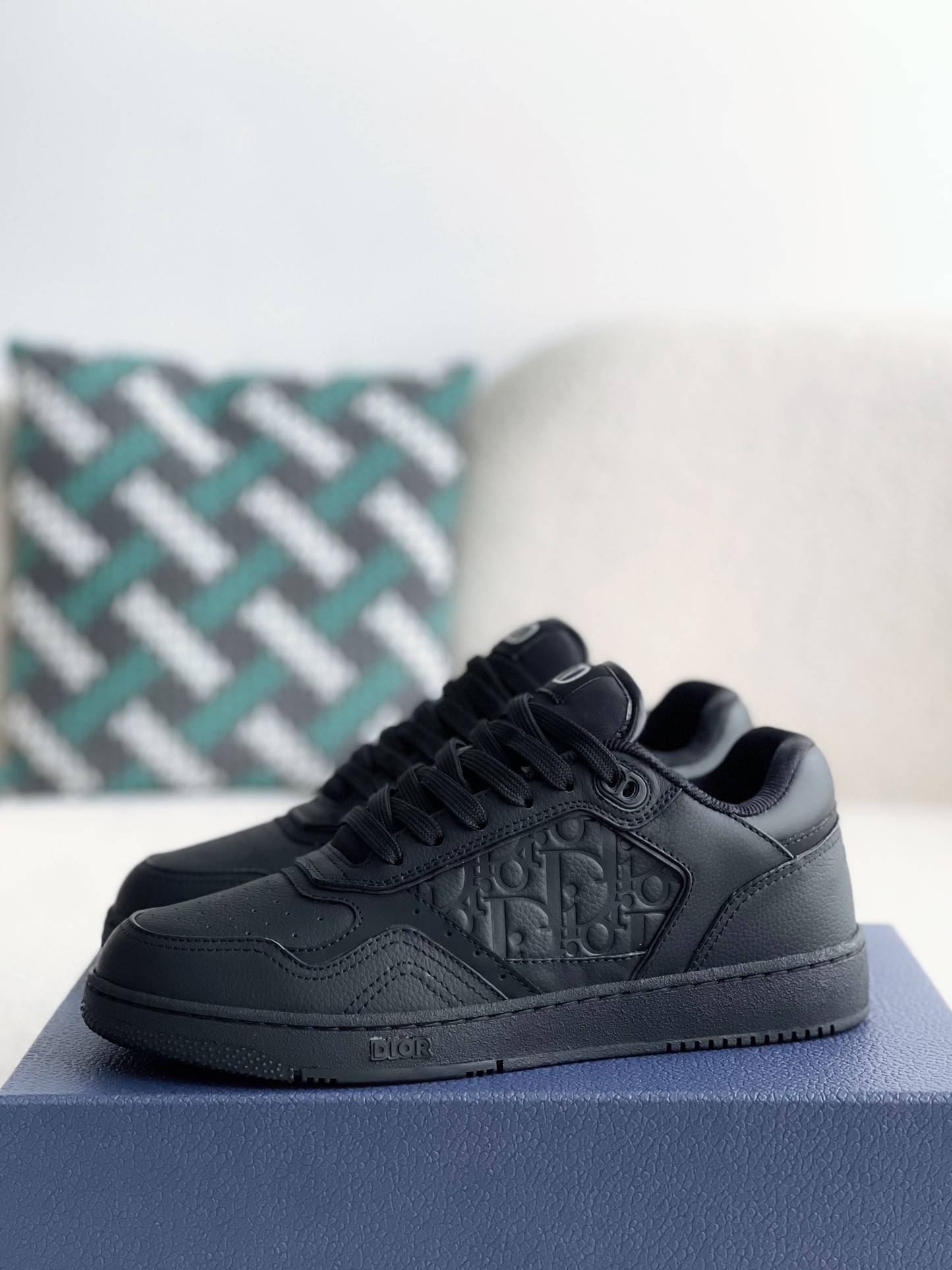 D*OR New B27 Sneaker