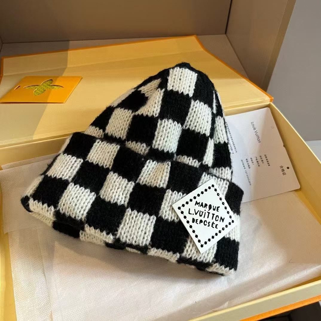 [#4094] Louis Vuitton autumn and wi nter new checkered knitted hat