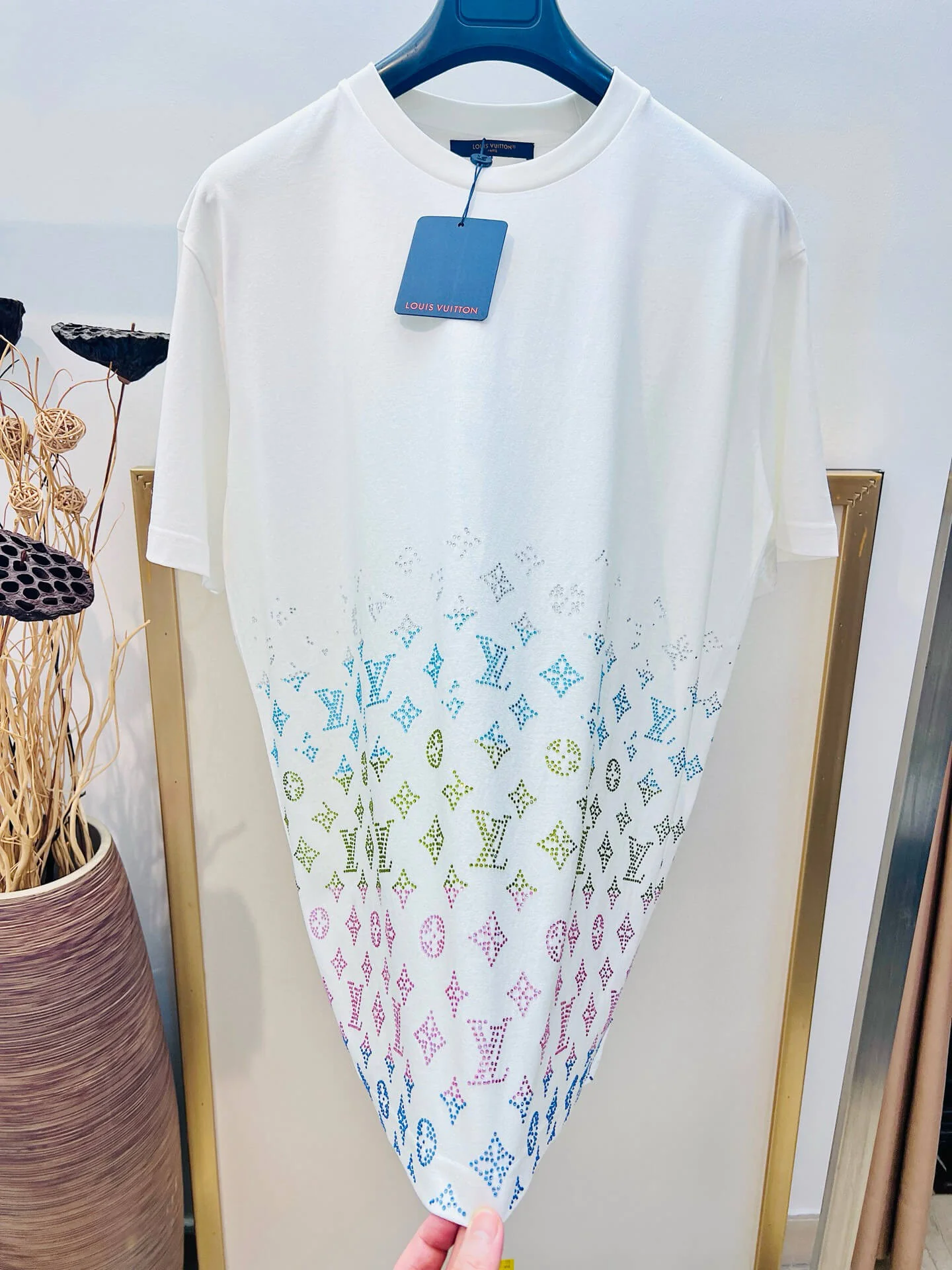 colored Di*m*nd t shirt