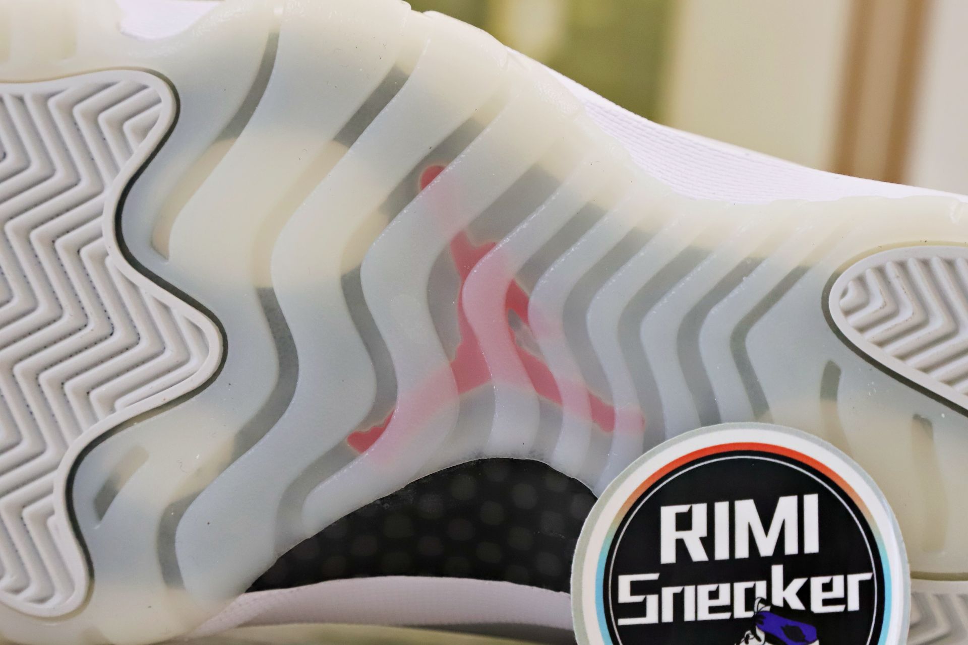 AIR JORDAN 11 XI RETRO PLATINUM TINT