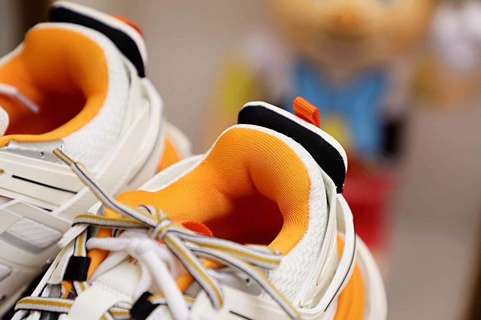 Balenciaga TRACK TRAINER WHITE ORANGE