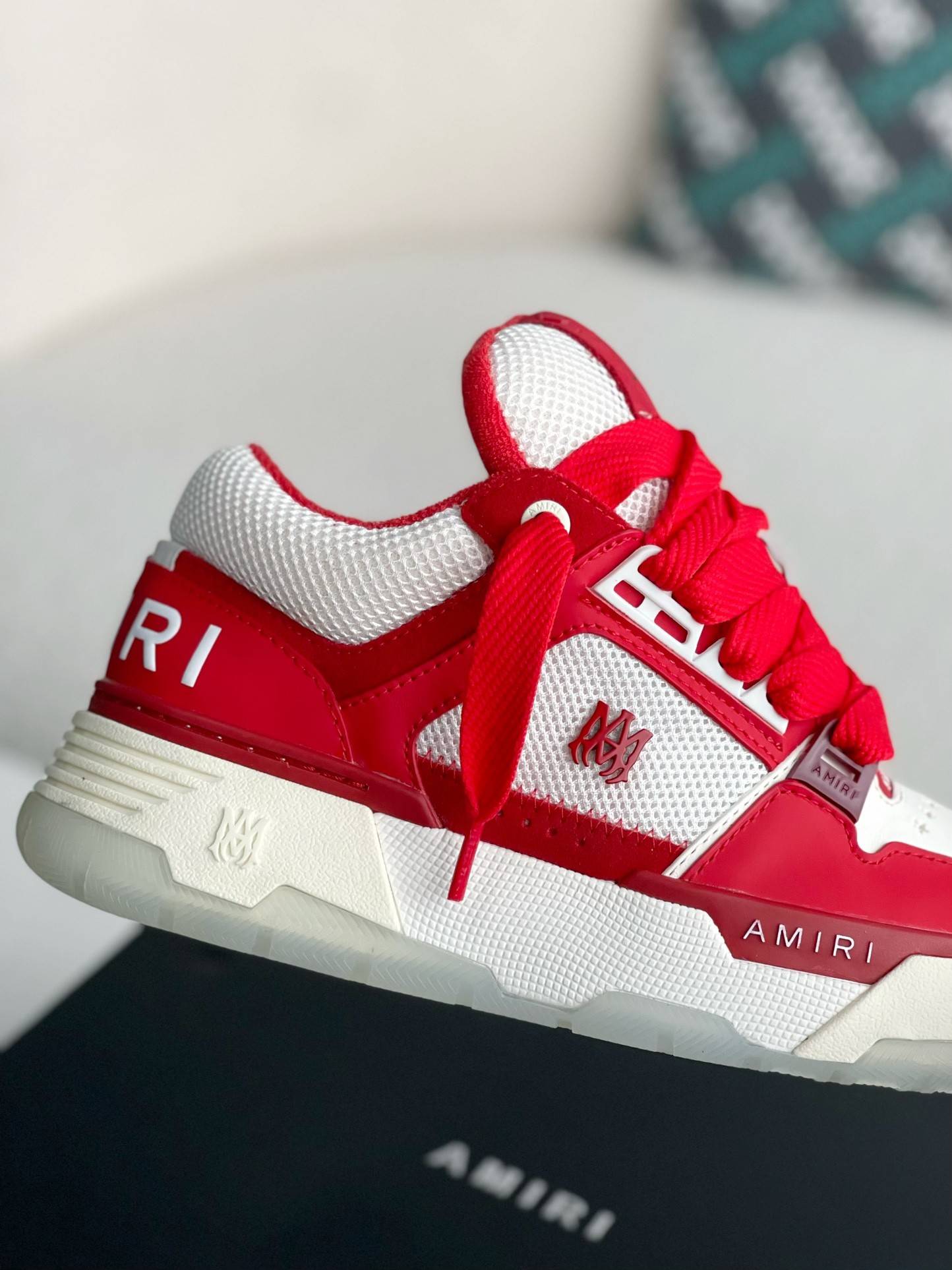A*RI sneaker