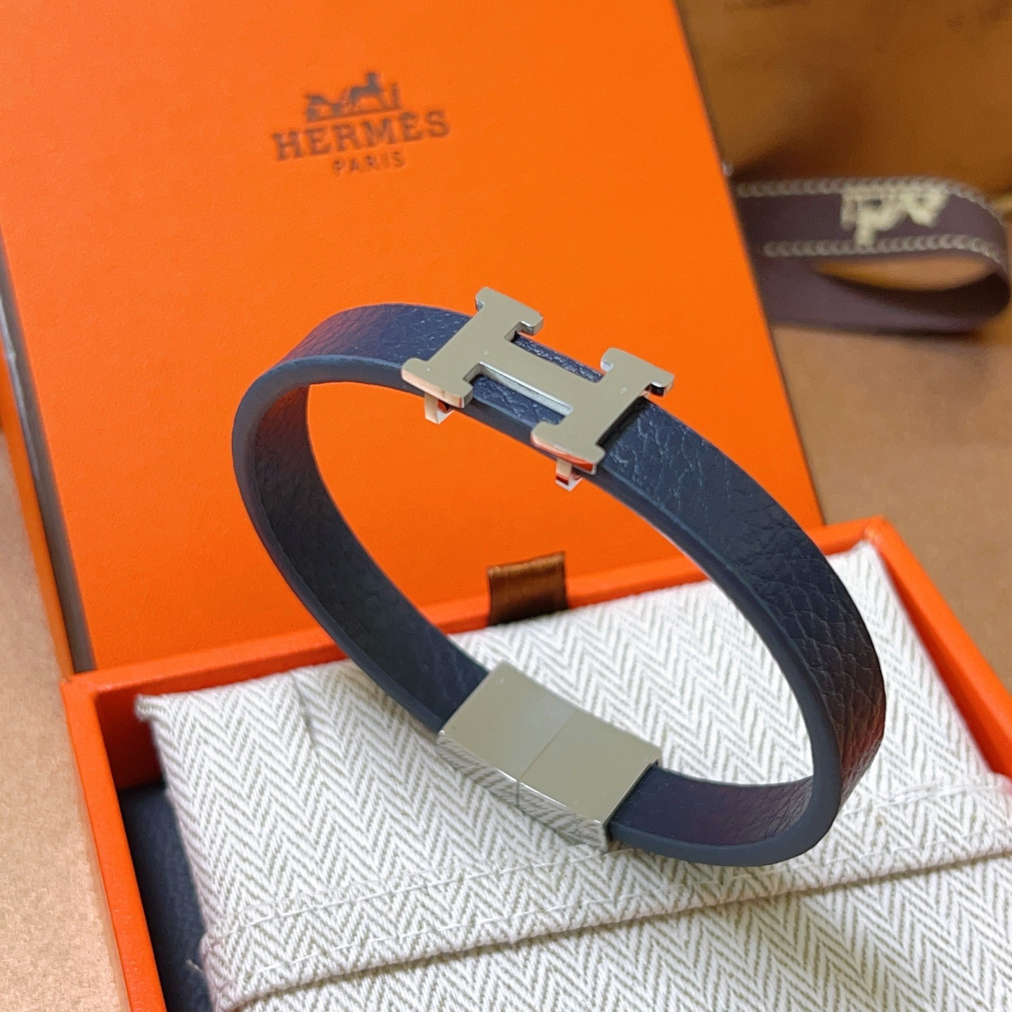 Hermès leather strap pure handmade leather material series 18k gold bracelet