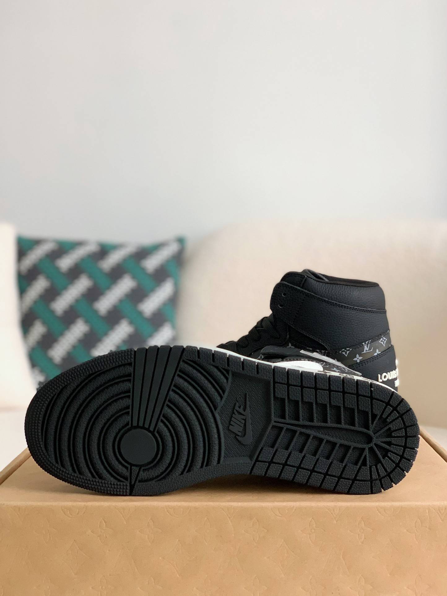 L*V x Nike Air Jorda 1 High AJ1 Sneakers