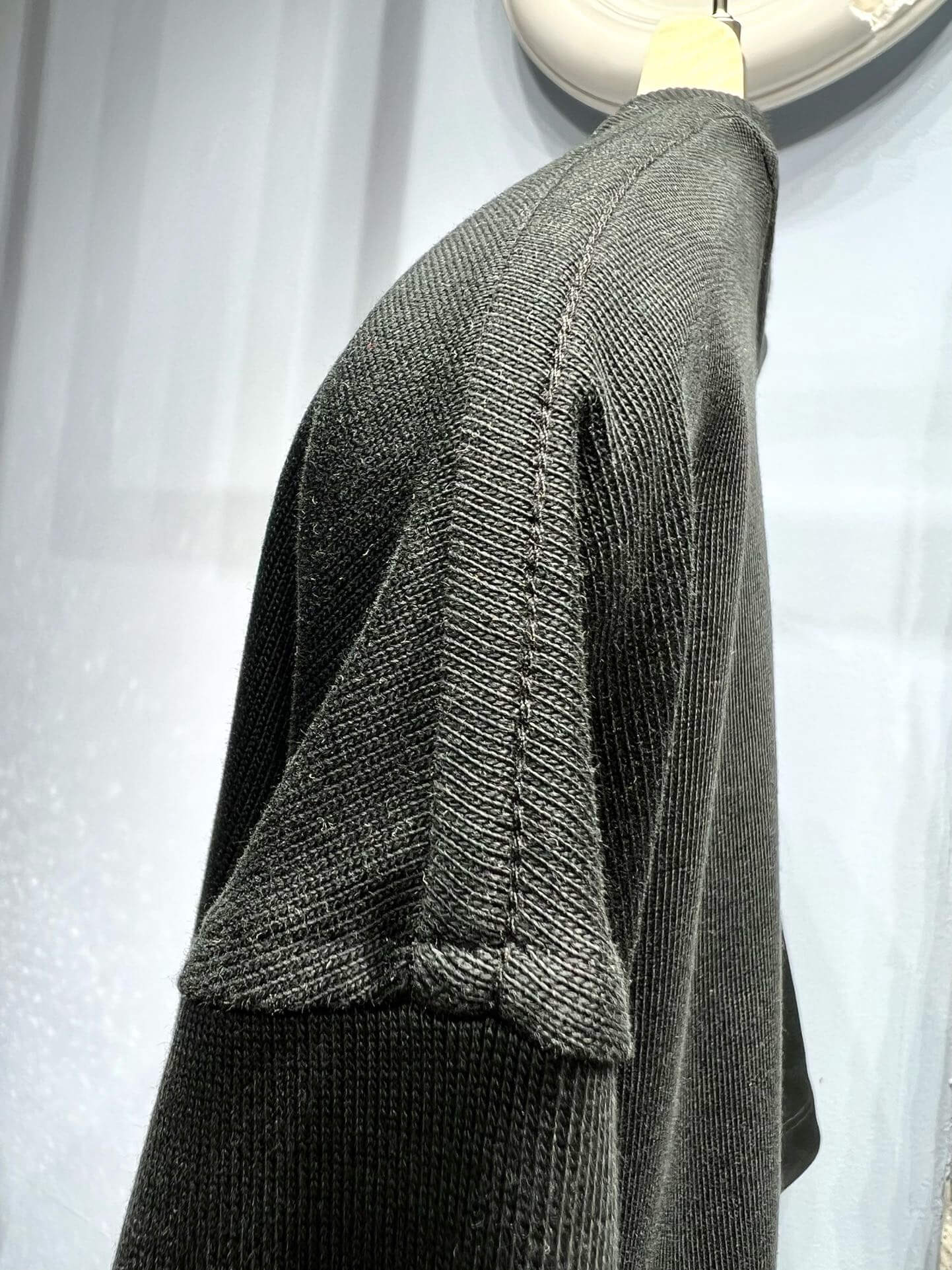 Pattern Cracked Embroidery T Shirt