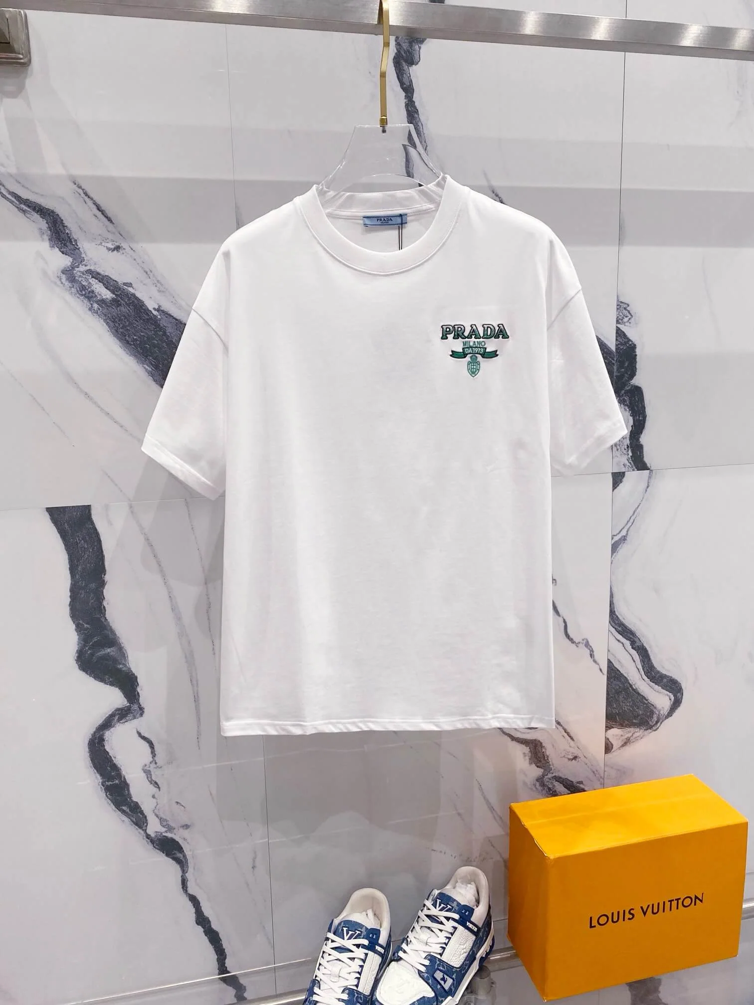 Green Pattern Embroidery T Shirt