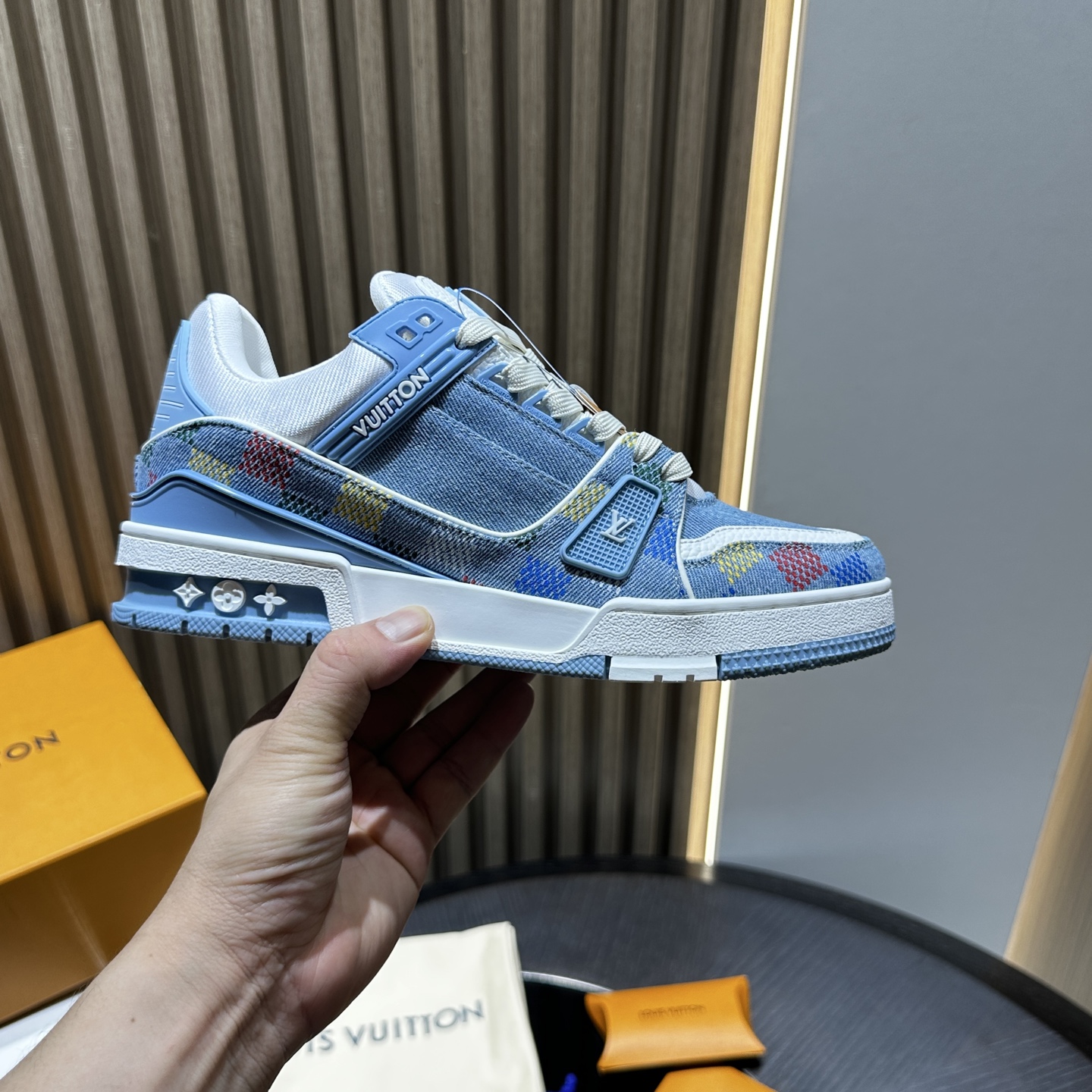 L*V TRAINER Sneakers 1AHCYB