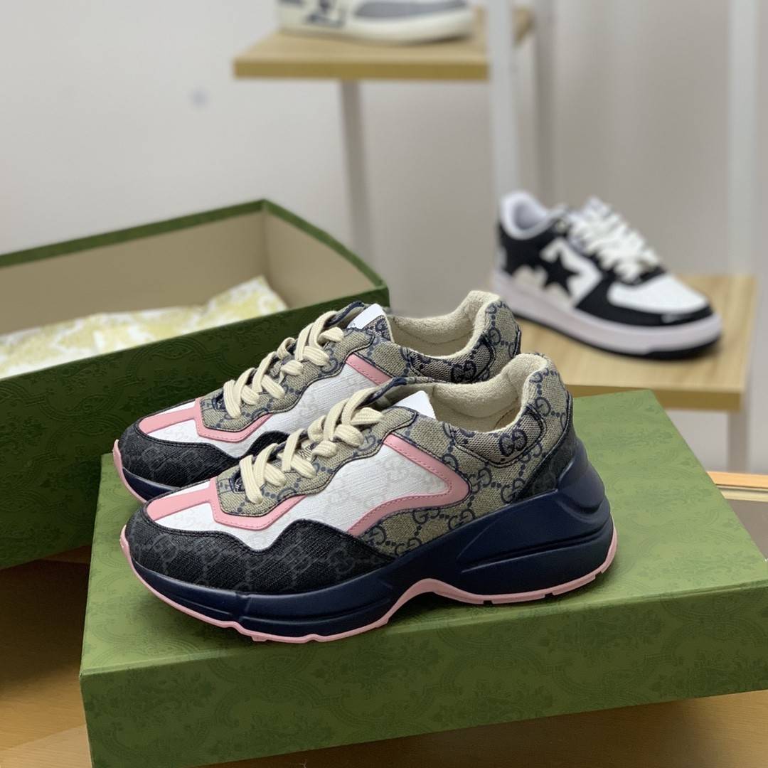 GU*IRetro Clunky Sneaker