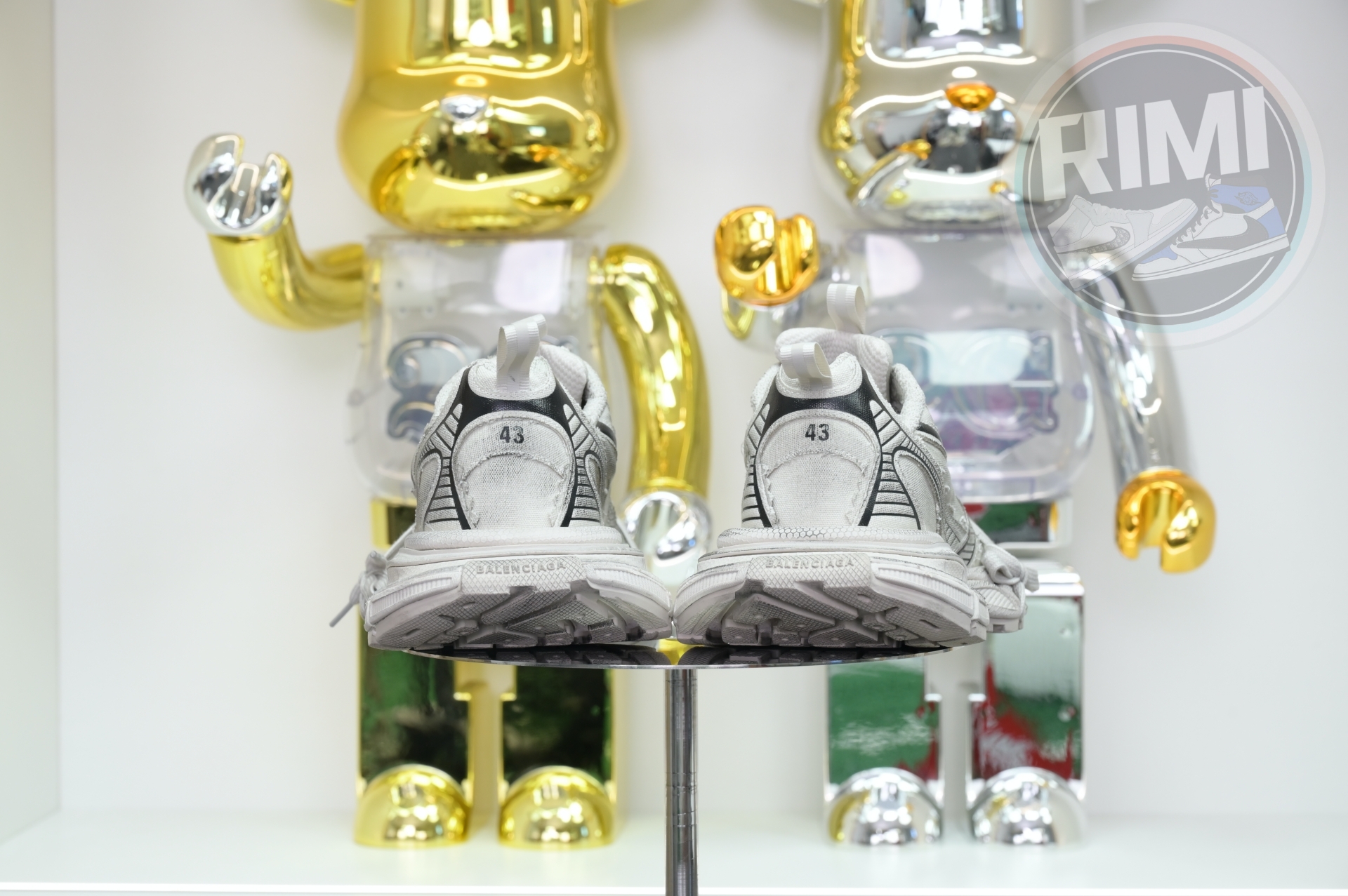 Balenciaga all sizes still in stock! Please contact customer service on iMessage/WhatsApp to purchase! BLGA 3XL