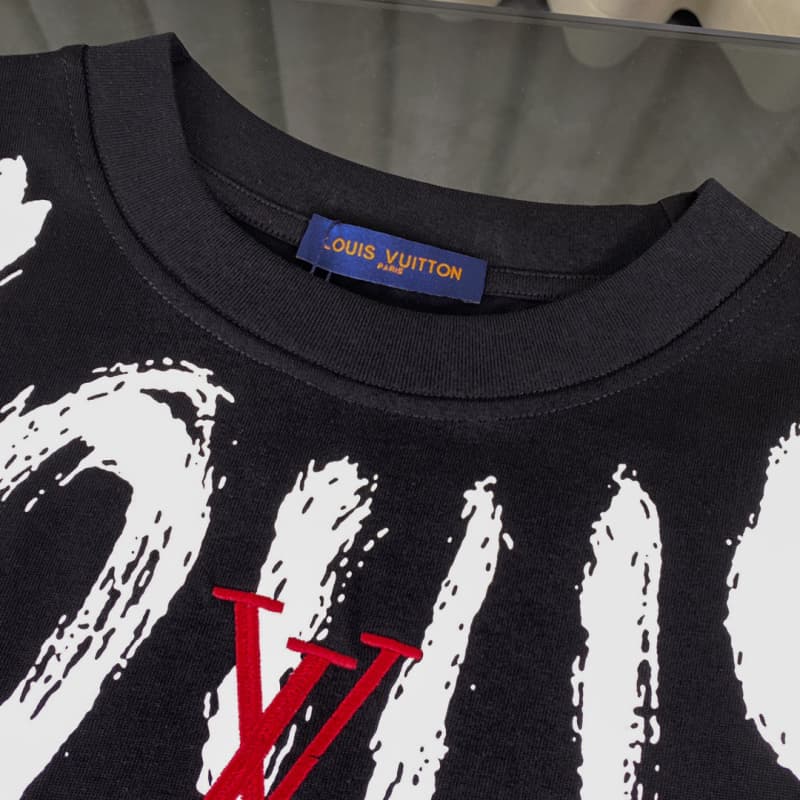 Necklace Letter + Chest Embroidery T-shirt