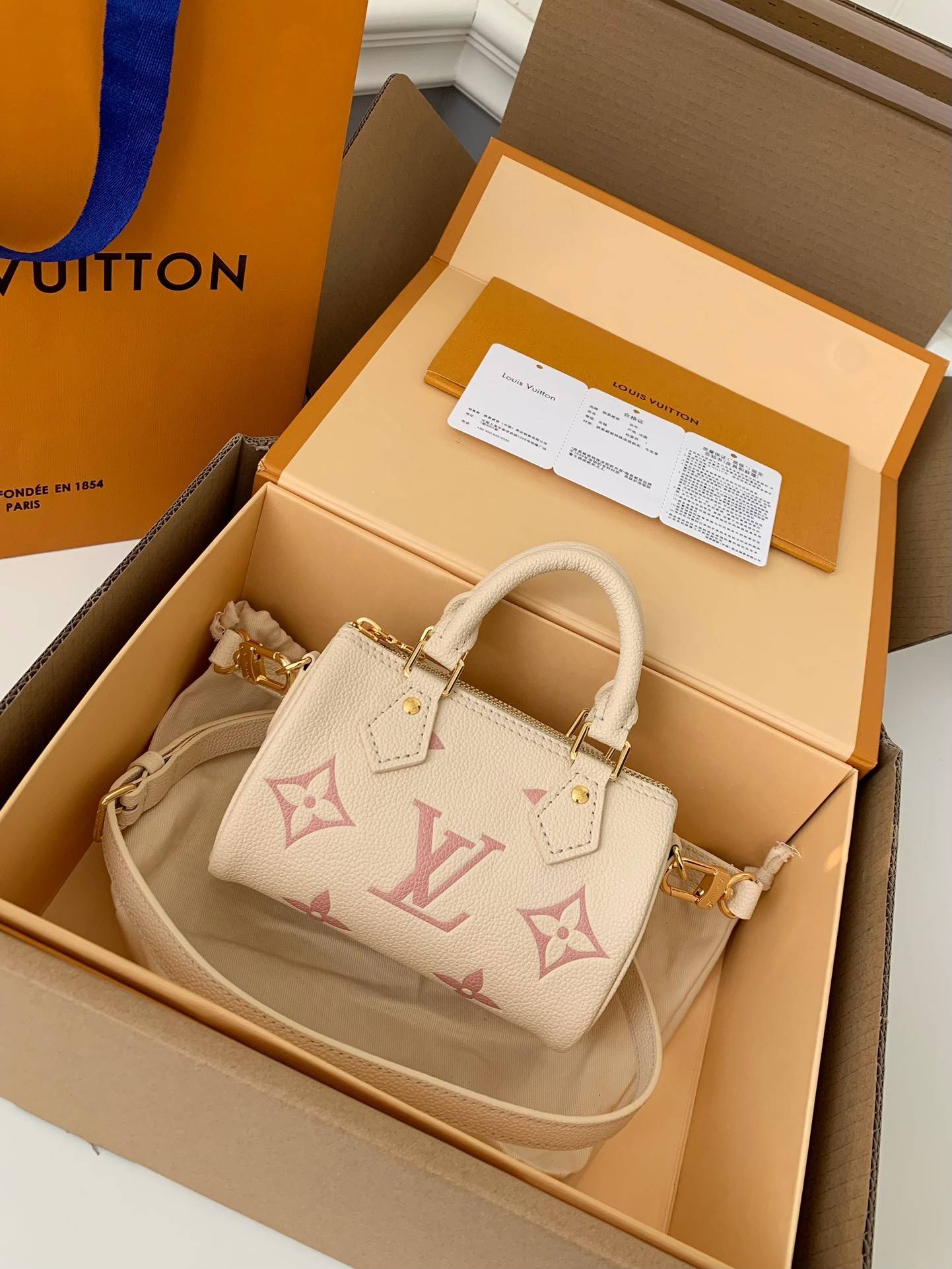 L*V Nano Speedy M81913，Size：16*10*7.5cm