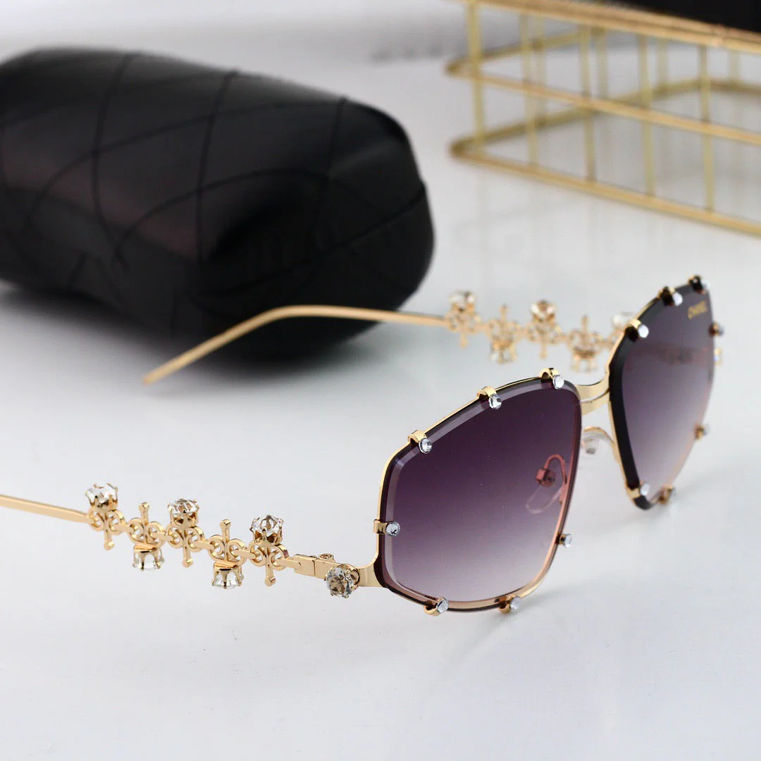 Di*m*nd-style visor sunglasses