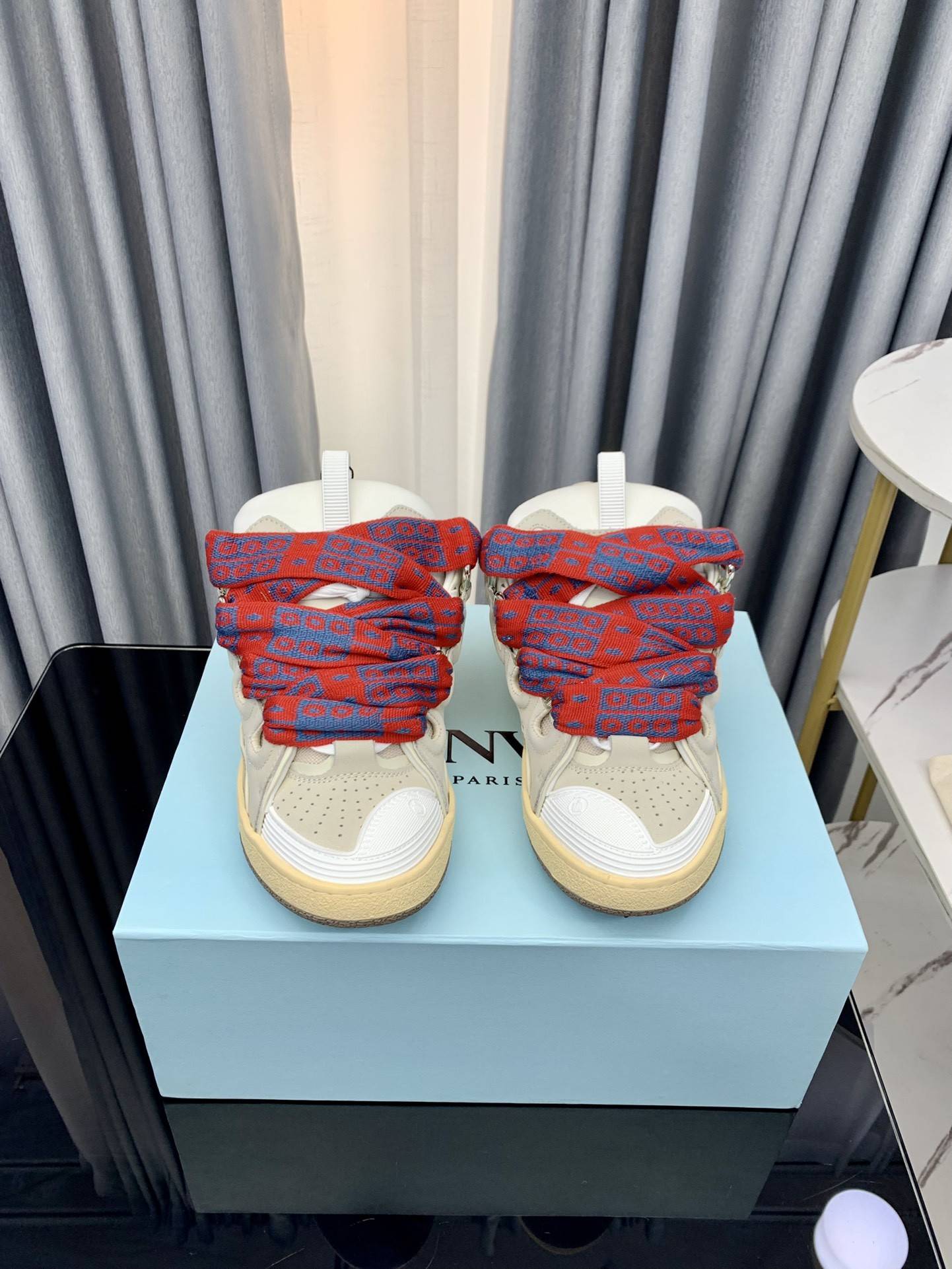 LA*N Sneaker