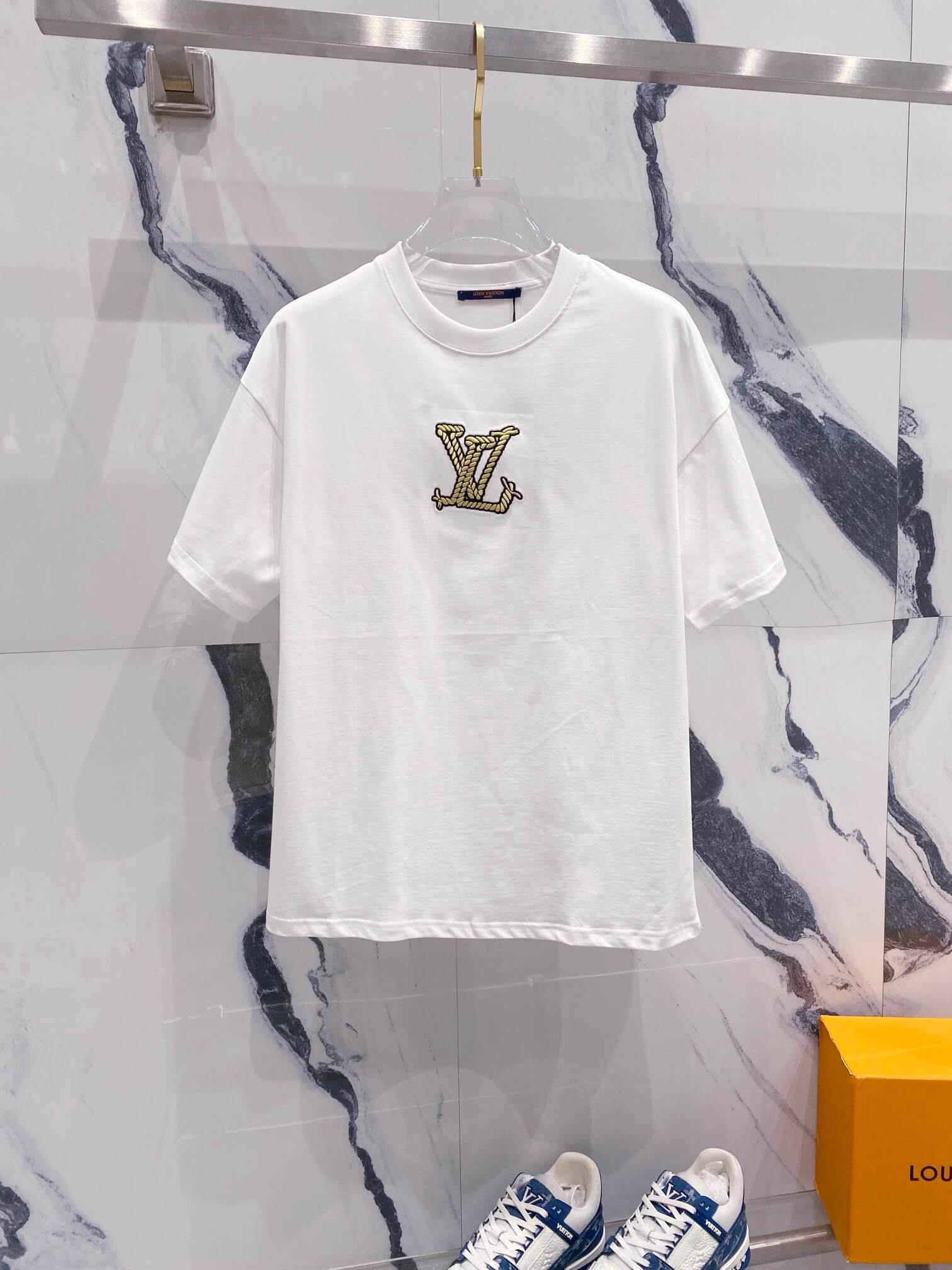 Rope Pattern Embroidery T Shirt