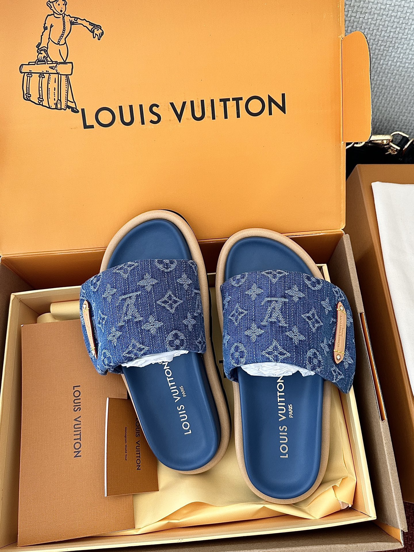 L*V Pool Pillow Flat Comfort