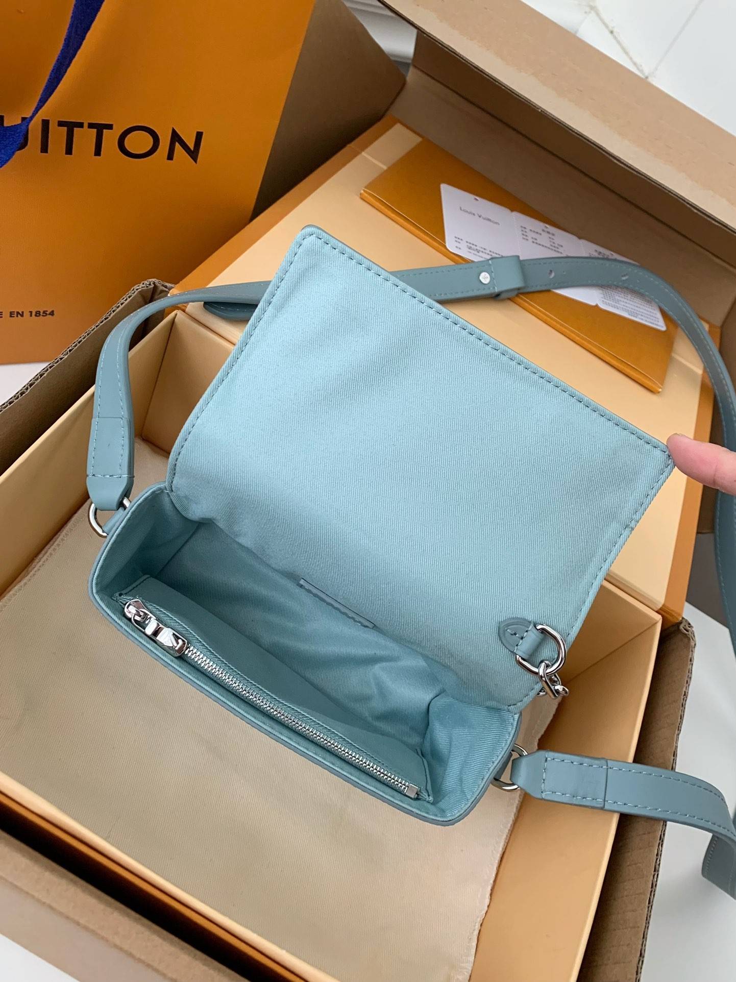 L*V STEAMER Mini Men