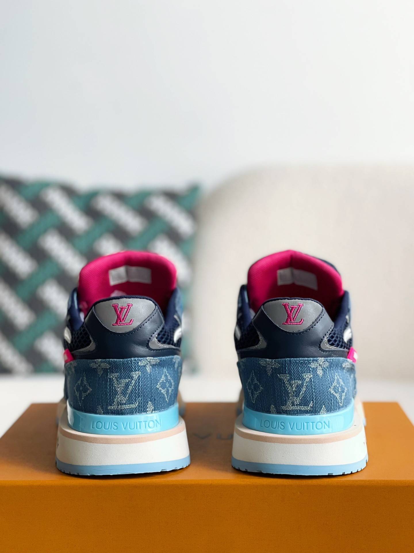 L*V Low-top running shoes