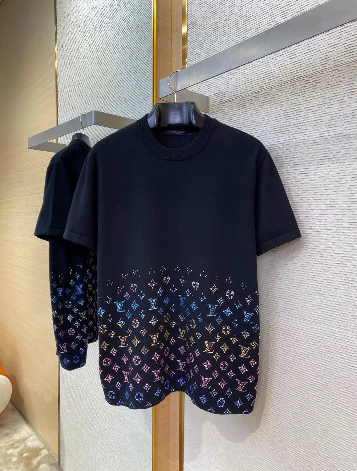 colored Di*m*nd t shirt