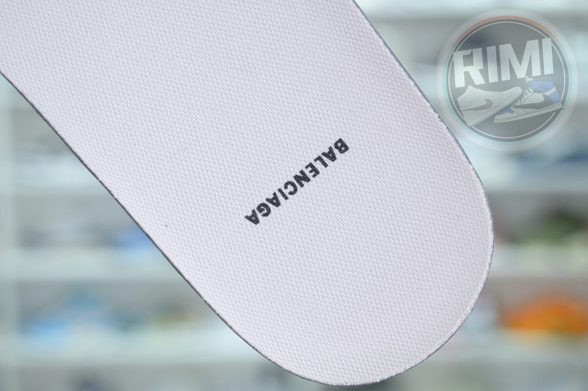 Balenciaga all sizes still in stock! Please contact customer service on iMessage/WhatsApp to purchase! BLGA 3XL