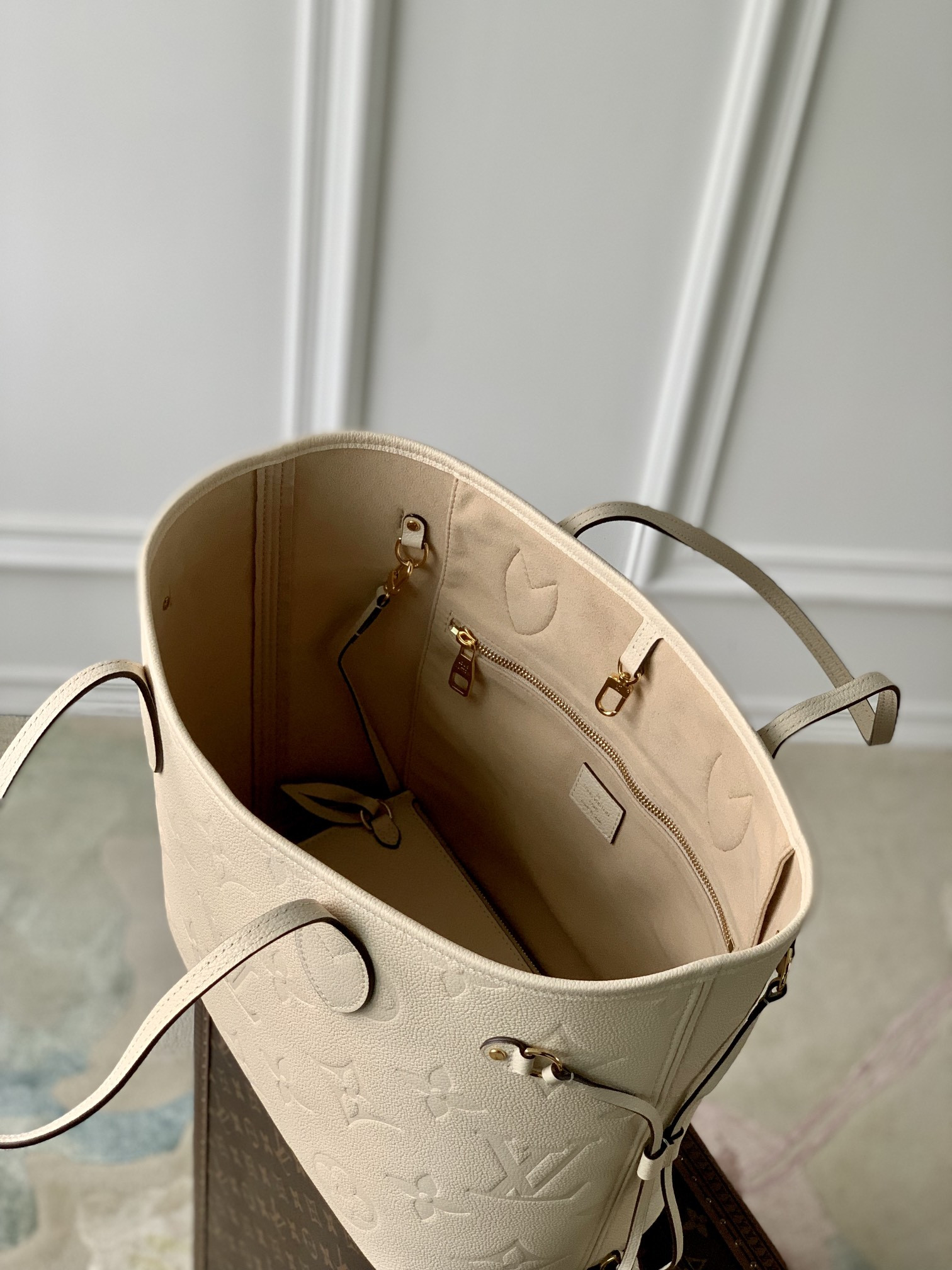 Louis Vuitton Neverfull Bag